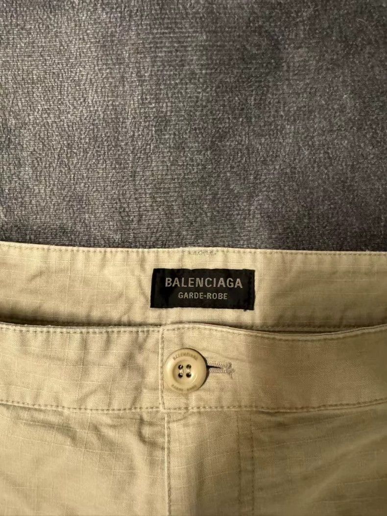 Balenciaga Balenciaga size 46 Beige, multi-pocket, worn-out and damag Size US 30 / EU 46 - 3 Thumbnail