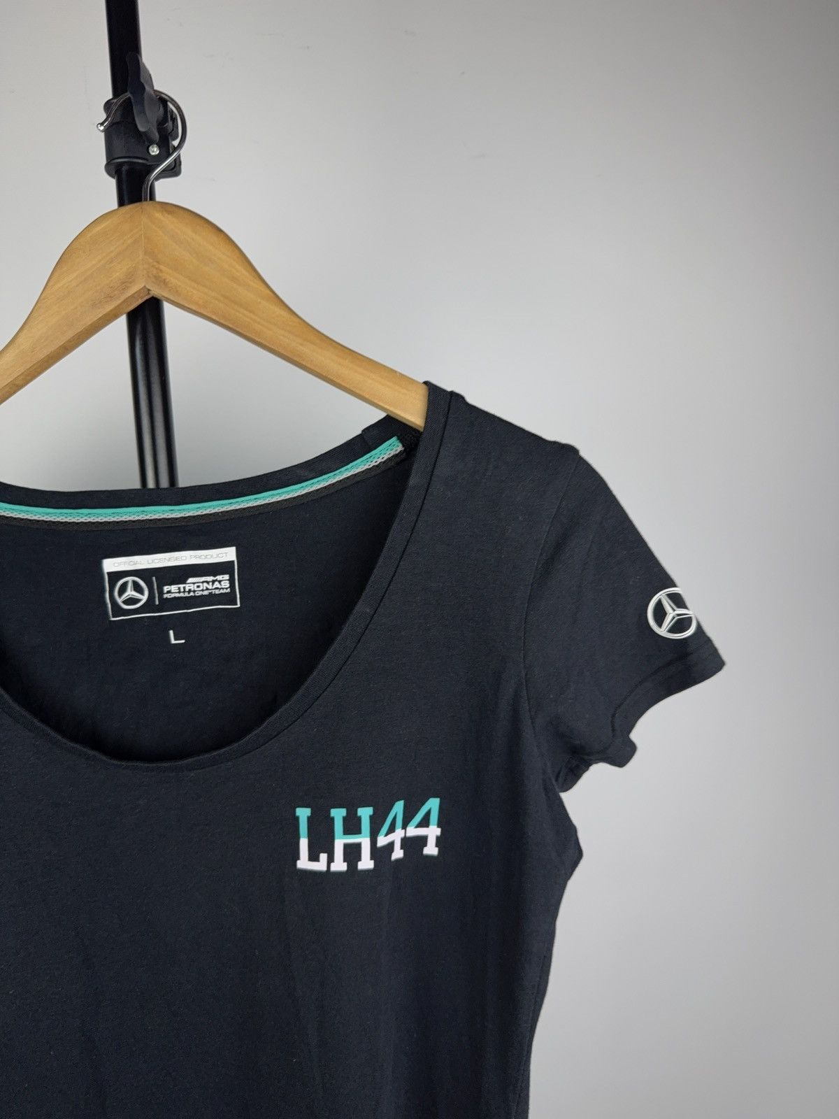 Mercedes-Benz Rare Racing 00s Mercedes LH44 Hamilton Petronas AMG t shirt Size L / US 10 / IT 46 - 4 Thumbnail
