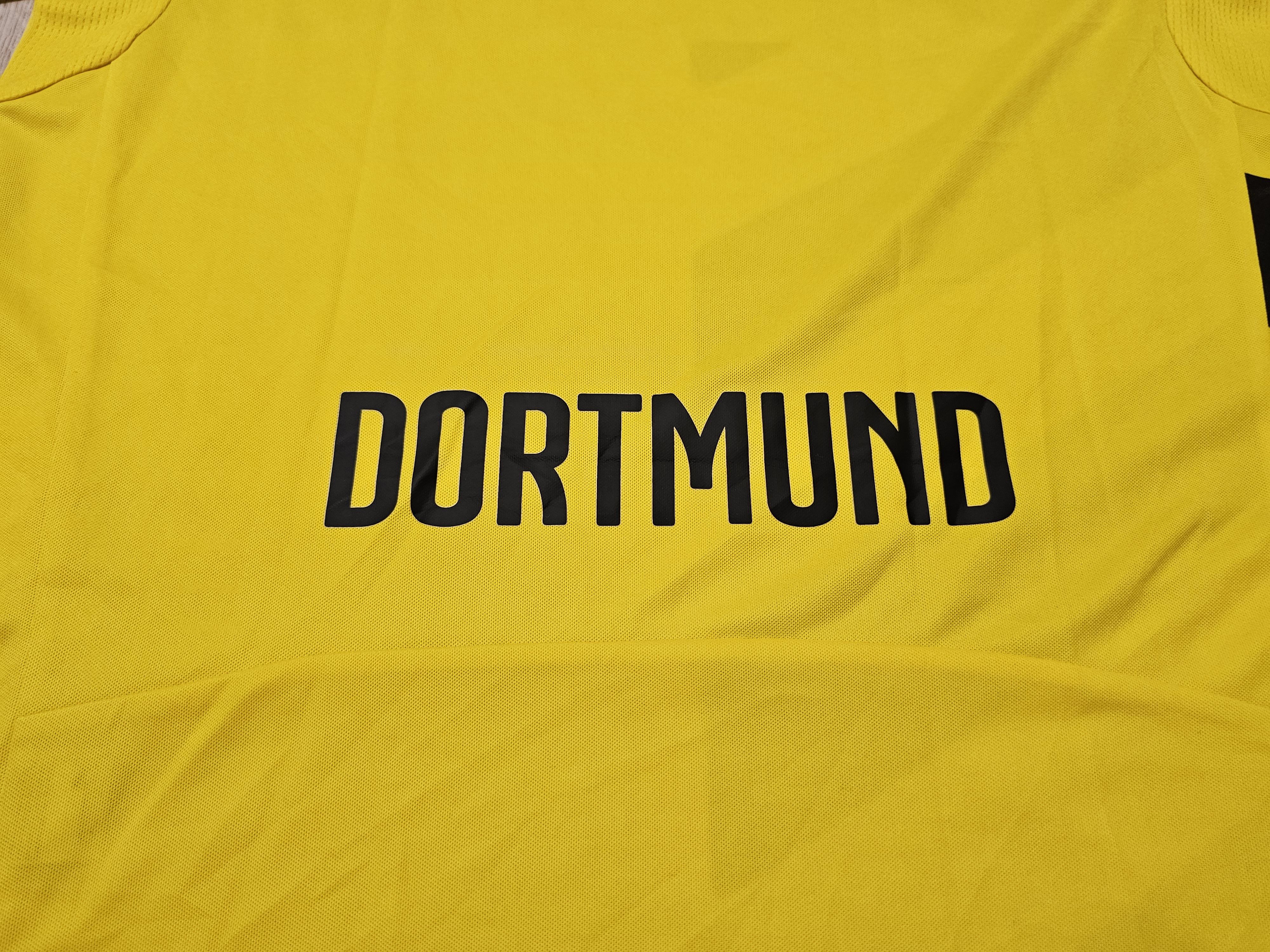 Puma BORUSSIA DORTMUND 2014 2015 HOME FOOTBALL SOCCER JERSEY Size US M / EU 48-50 / 2 - 5 Thumbnail