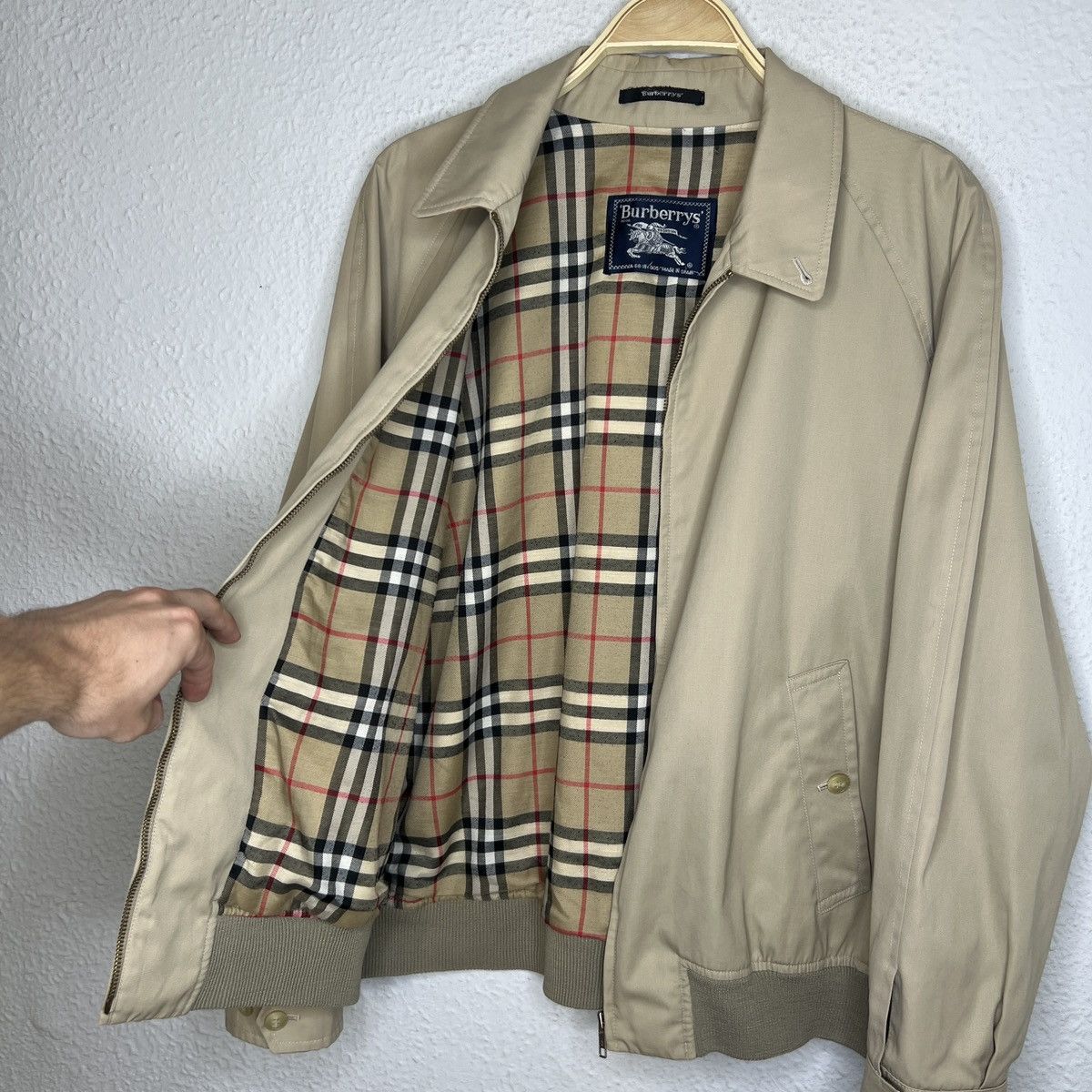Burberry × Designer × Vintage Vintage 90s Burberry Bomber Nova Check Beige Jacket Size US M / EU 48-50 / 2 - 2 Thumbnail