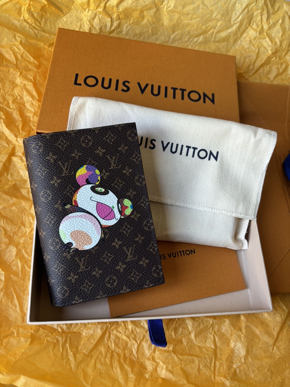 Louis Vuitton × Takashi Murakami Louis Vuitton Takashi Murakami Monogram panda passport cover Size ONE SIZE - 1 Thumbnail