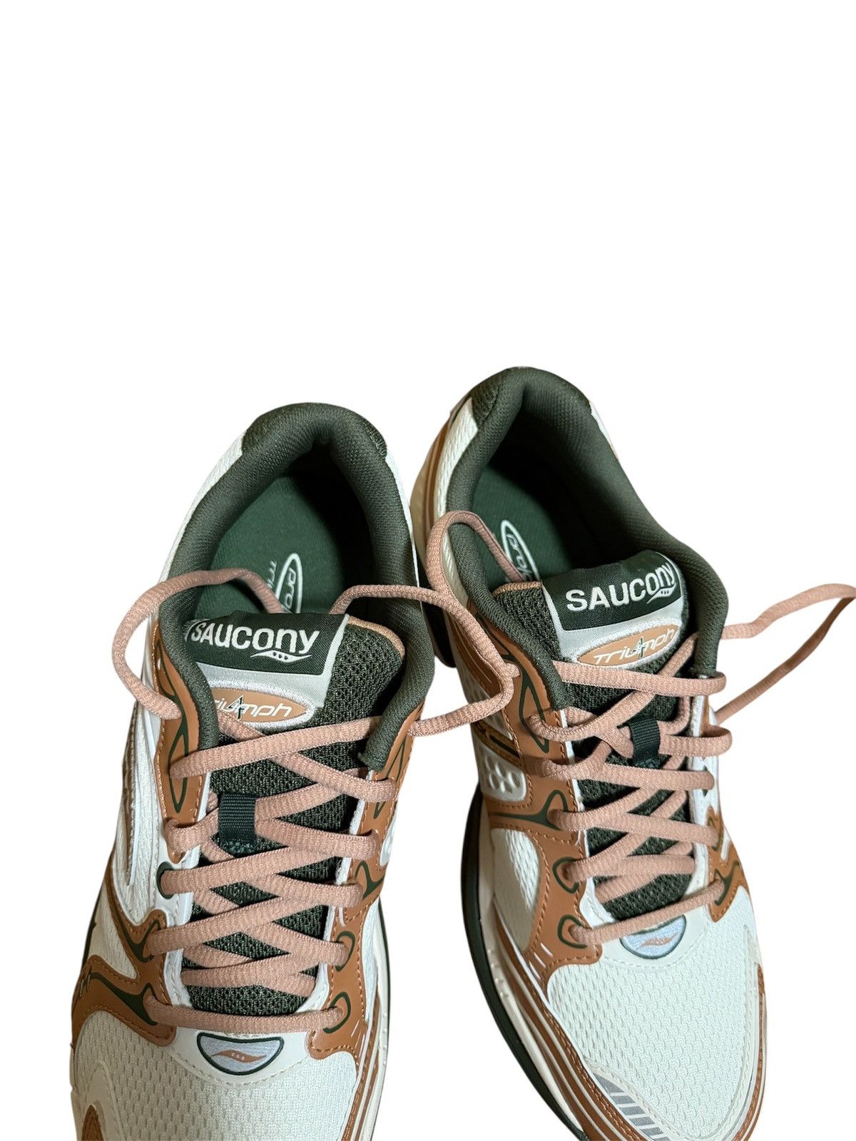 Saucony 🔥Saucony & Friends Progrid Triumph 4 Cream Doe sneakers Size US 9 / EU 42 - 9 Thumbnail