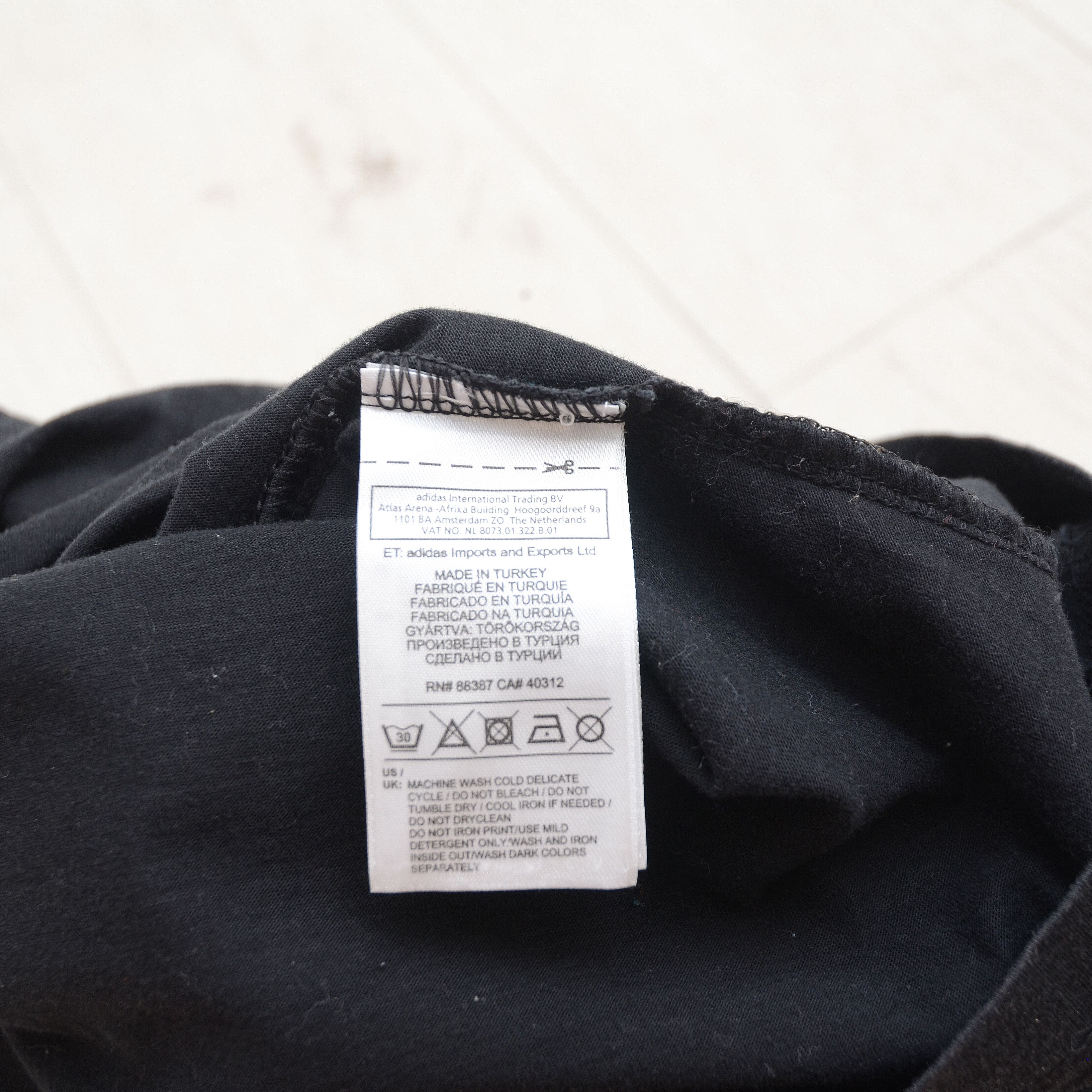 Adidas Vintage Adidas Originals Big Logo T-Shirt Tee Unisex Y2K Size M / US 6-8 / IT 42-44 - 11 Thumbnail
