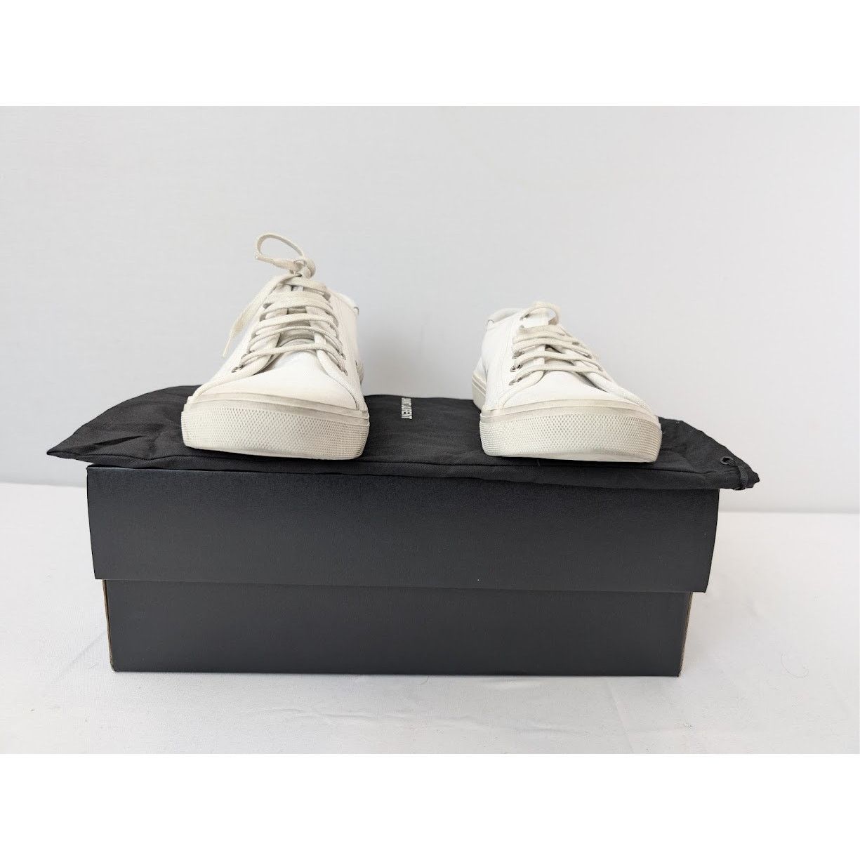 o1rshd1 Malibu Low-Top Sneakers in Blanc Optic