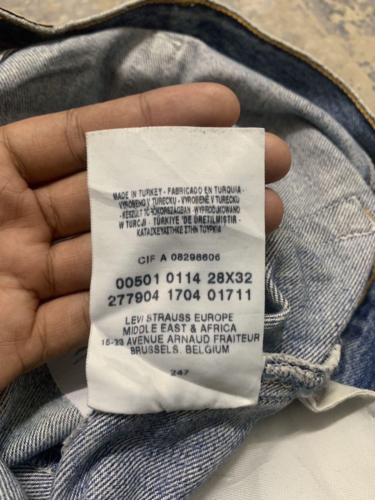 Levi's Vintage Y2K Levis 501 Repaired Denim Jeans W28 Size US 28 / EU 44 - 13 Thumbnail