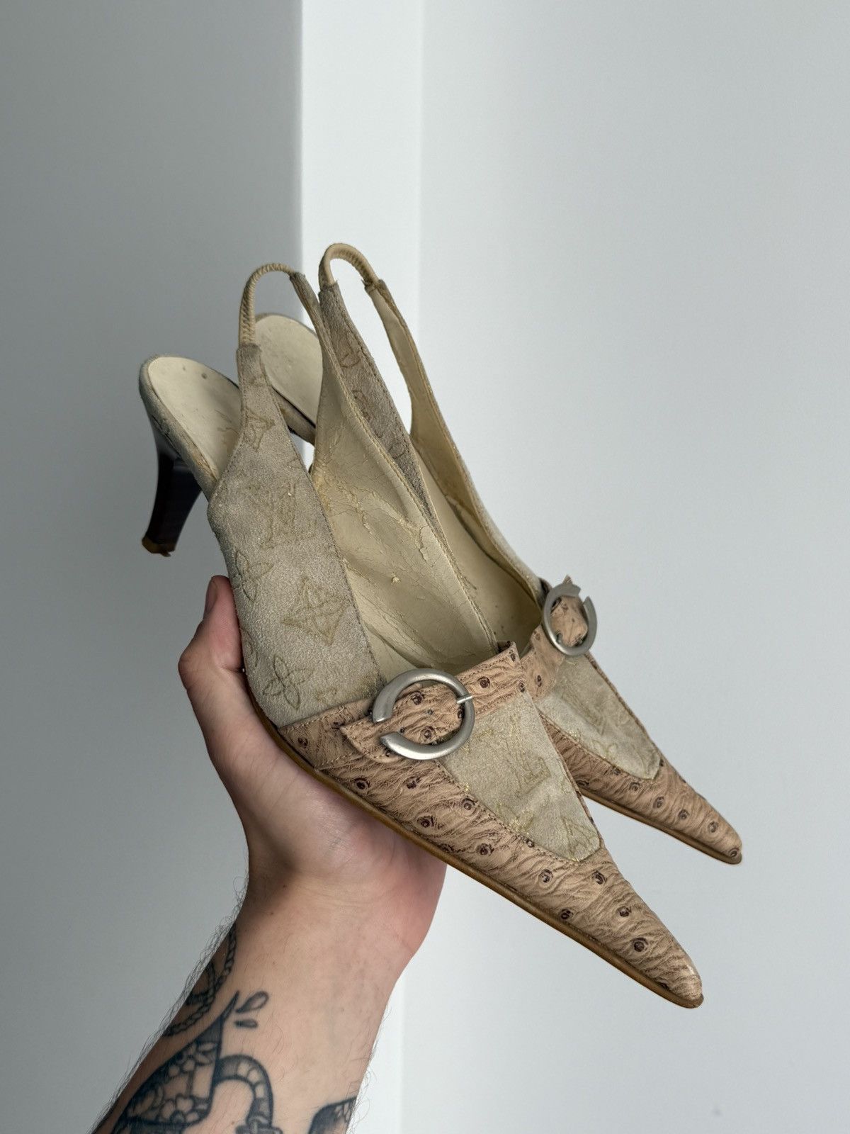 Louis Vuitton Archive Louis Vuitton Ostrich Vintage Mule Size in Fact 38 Size US 8 / IT 38 - 1 Thumbnail