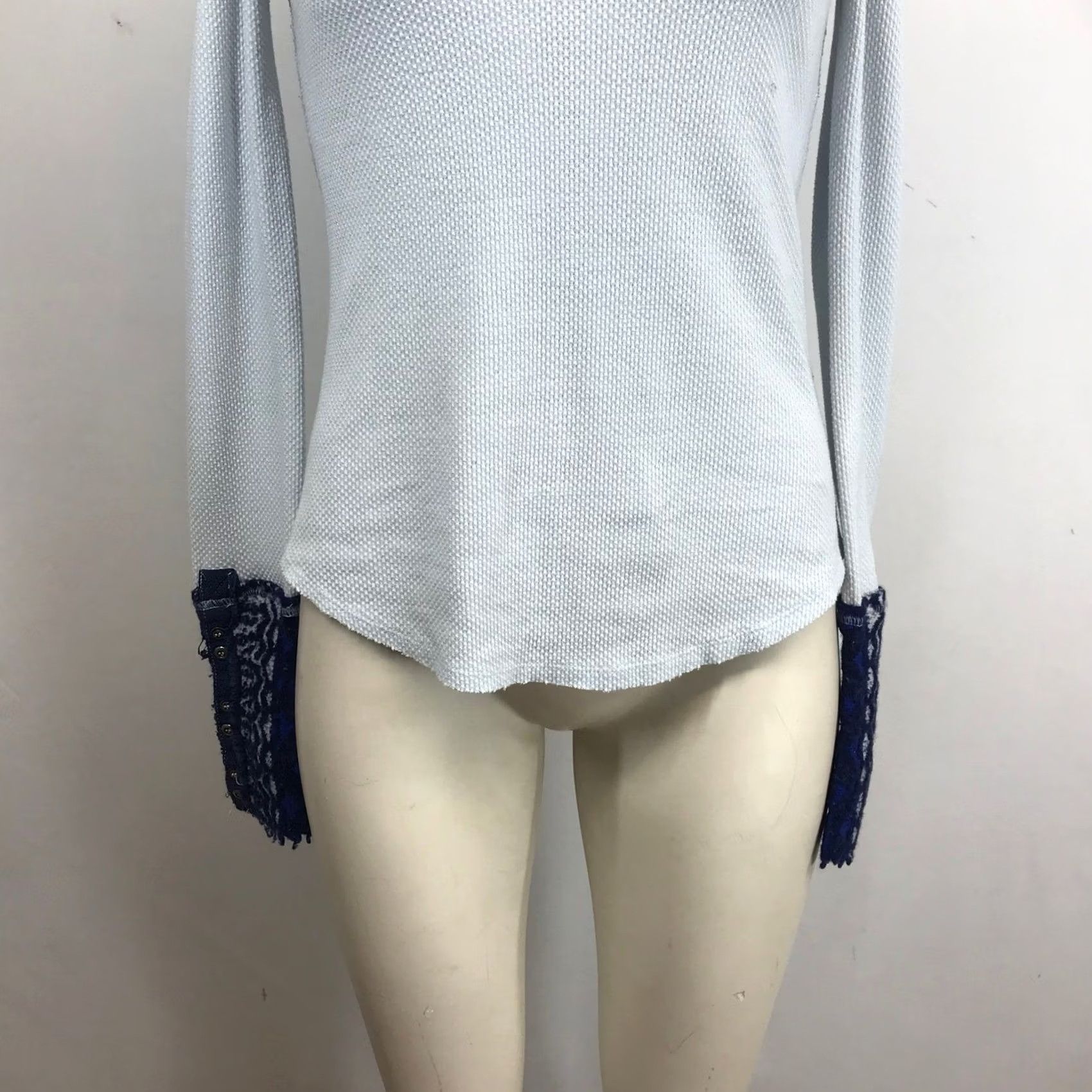 Vintage We The Free We The Free Light Blue Waffle Knit Thermal V-Neck Lace Cuff Top Shirt Women XS-M Long Sleeve Boatneck/V-Neck? Size S / US 4 / IT 40 - 3 Thumbnail