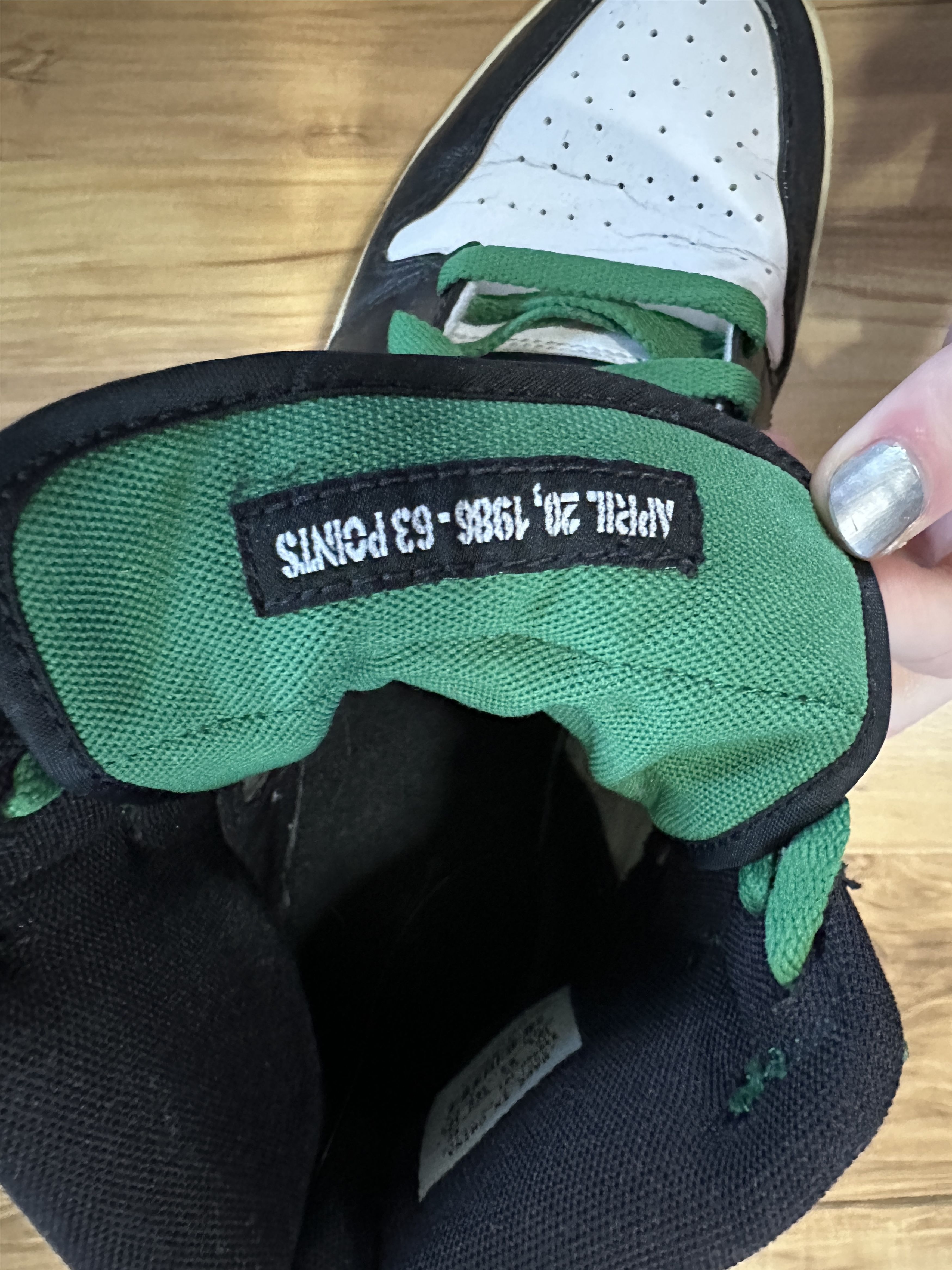 Jordan Brand Jordan 1 High "Defining Moments Celtics" Size 10.5 Size US 10.5 / EU 43-44 - 9 Thumbnail