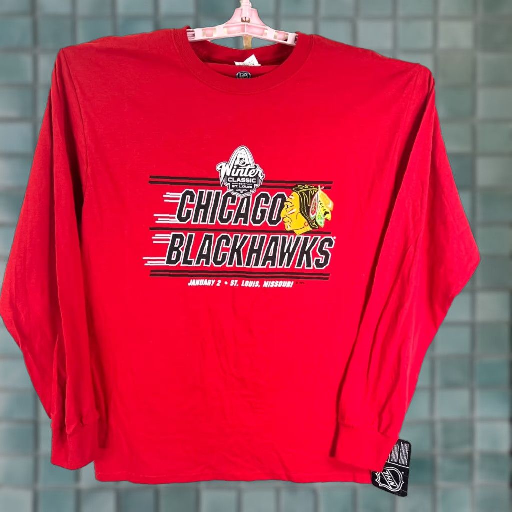 NHL VINTAGE NHL Chicago Blackhawks T-Shirt Winter Classic Long Sleeve Mens M Red Graphic Print Size US M / EU 48-50 / 2 - 1 Thumbnail