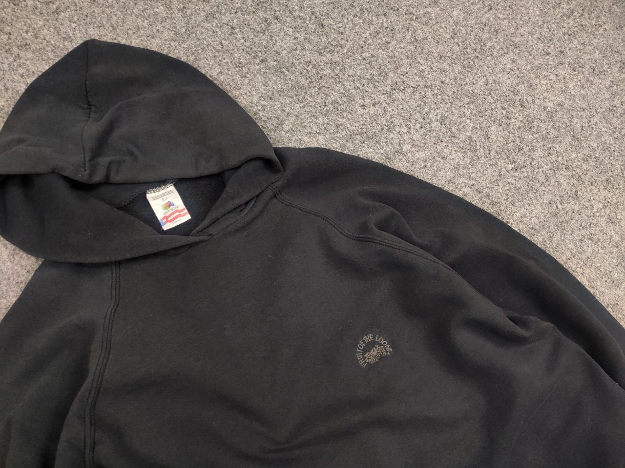 Fruit Of The Loom Vintage 90's fruit of the loom Black Faded Hoodie USA Style Size US L / EU 52-54 / 3 - 7 Thumbnail
