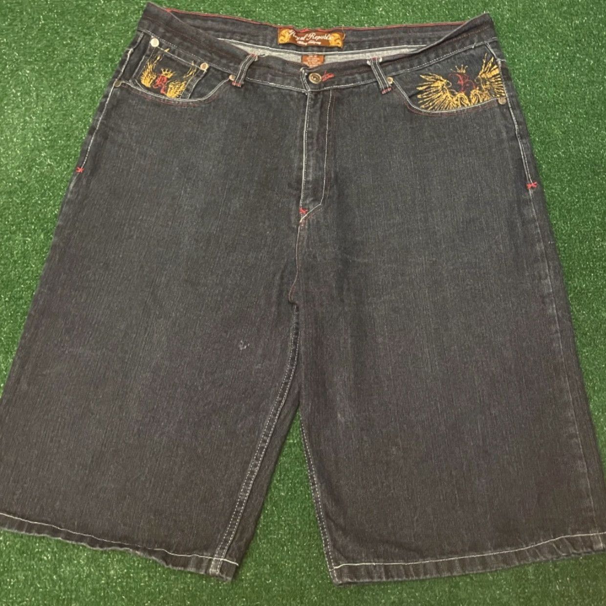 Royal RepubliQ VINTAGE Royal Baggy Skater Grunge Jean Shorts VTG Mens Size 42 Crown Wings Black Embroidered Y2K Wings Crown Skater Grunge Punk Hip Hop Cyber Size US 42 / EU 58 - 2 Thumbnail