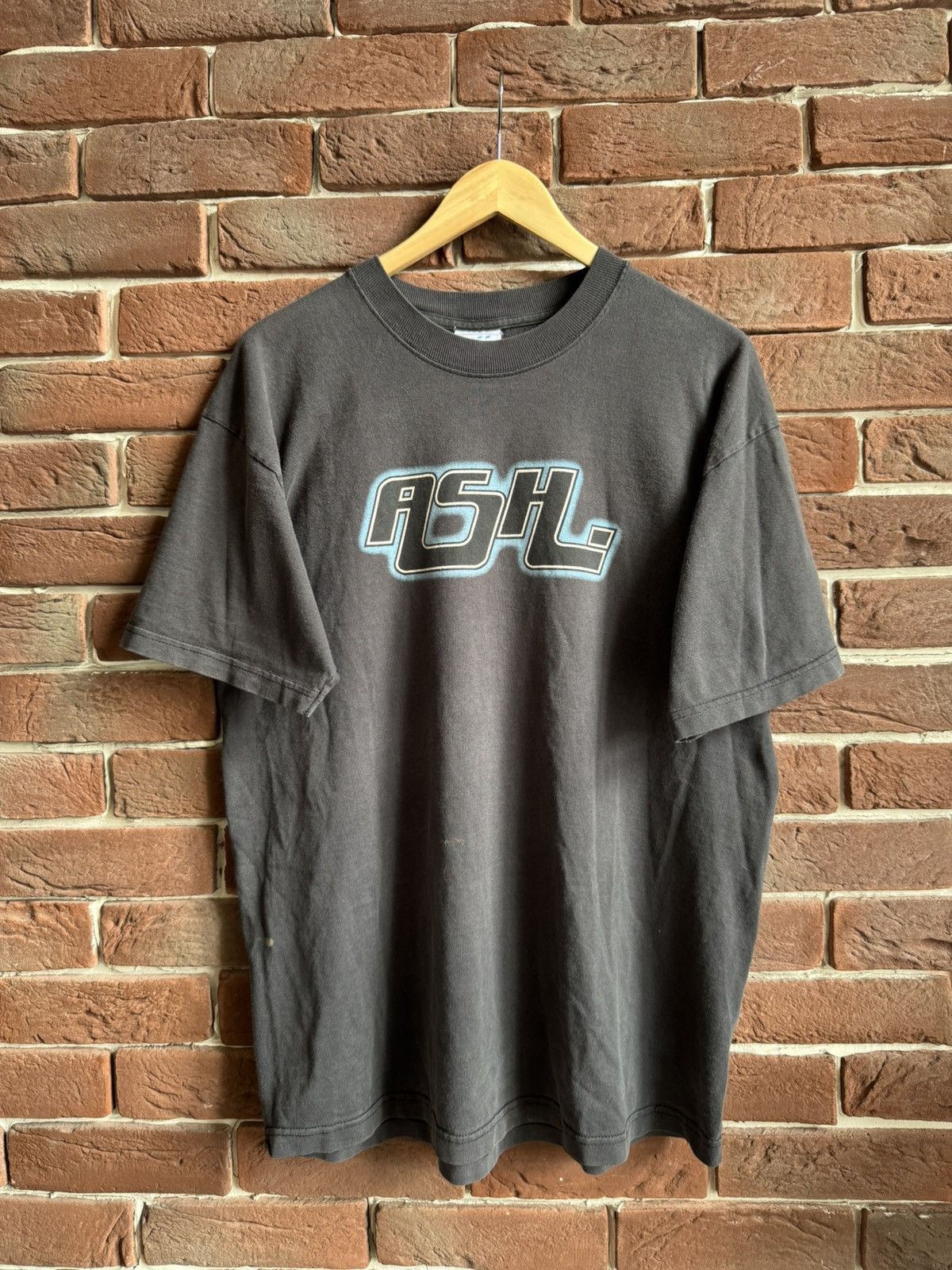 Band Tees Early 00s ASH Free All Angels Brit Pop Band Tshirt 2001 Size US L / EU 52-54 / 3 - 1 Thumbnail