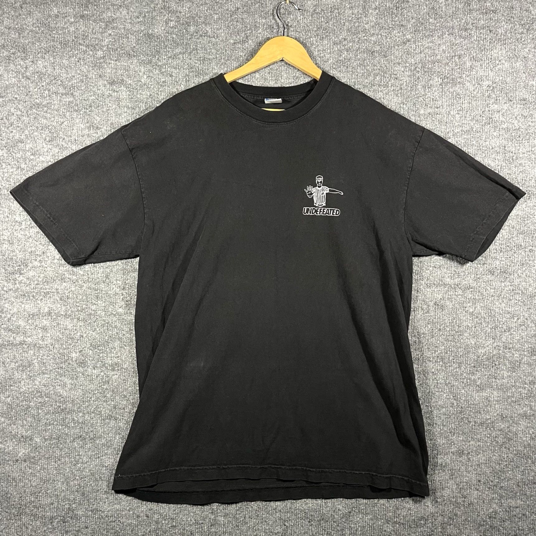 Undefeated Undefeated 5 Strikes Black Graphic T-Shirt Mens XL Streetwear Football Referee Shirt Size US XL / EU 56 / 4 - 3 Thumbnail