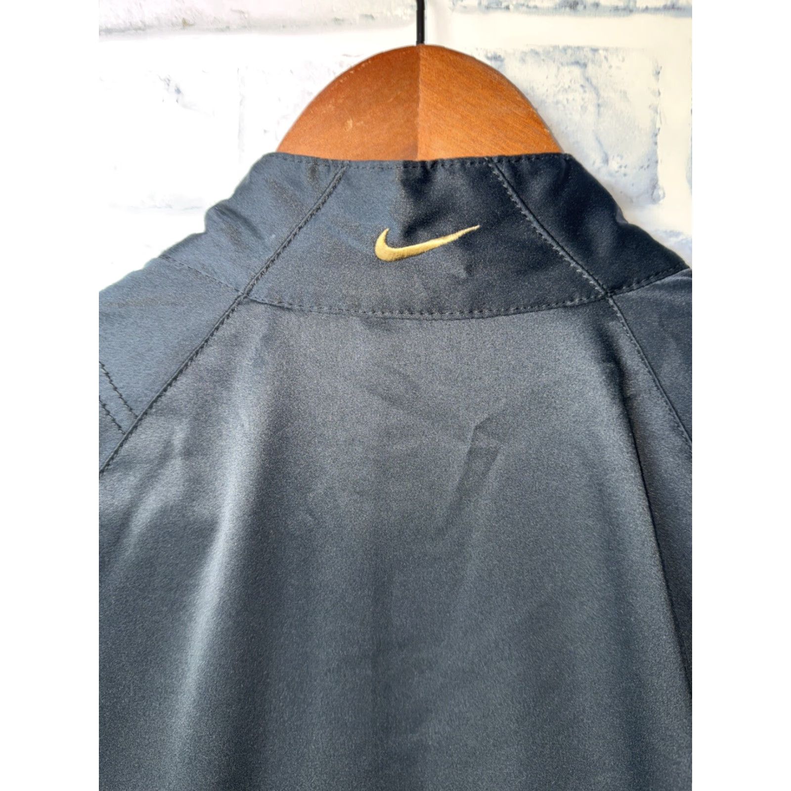 Nike VINTAGE Nike Satin Cafe Style Jacket Black Gold Details Long Sleeve Womens Size M Size M / US 6-8 / IT 42-44 - 7 Thumbnail