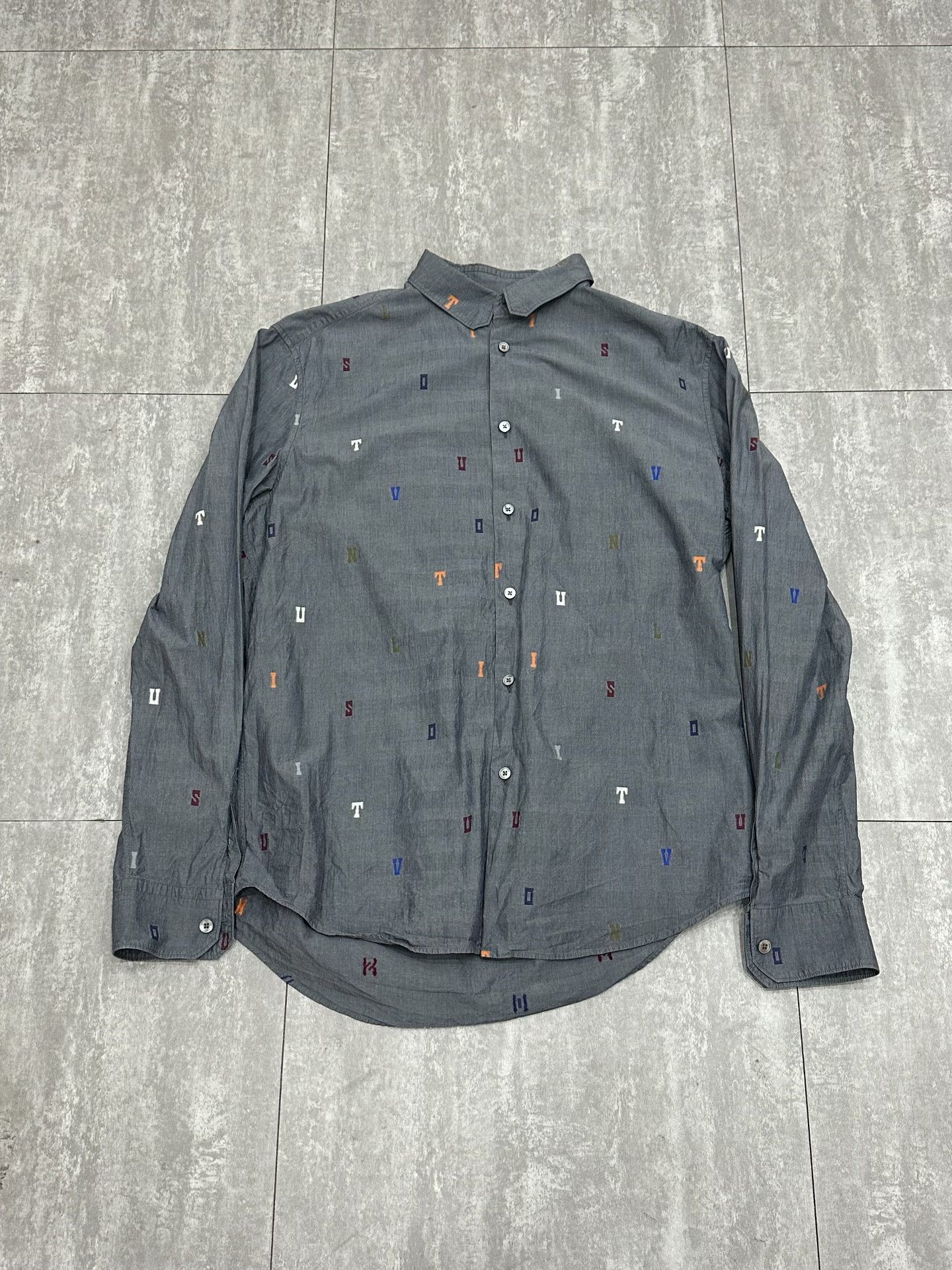 Louis Vuitton Louis Vuitton Printed Gray Shirt xl Men Size US XL / EU 56 / 4 - 1 Thumbnail