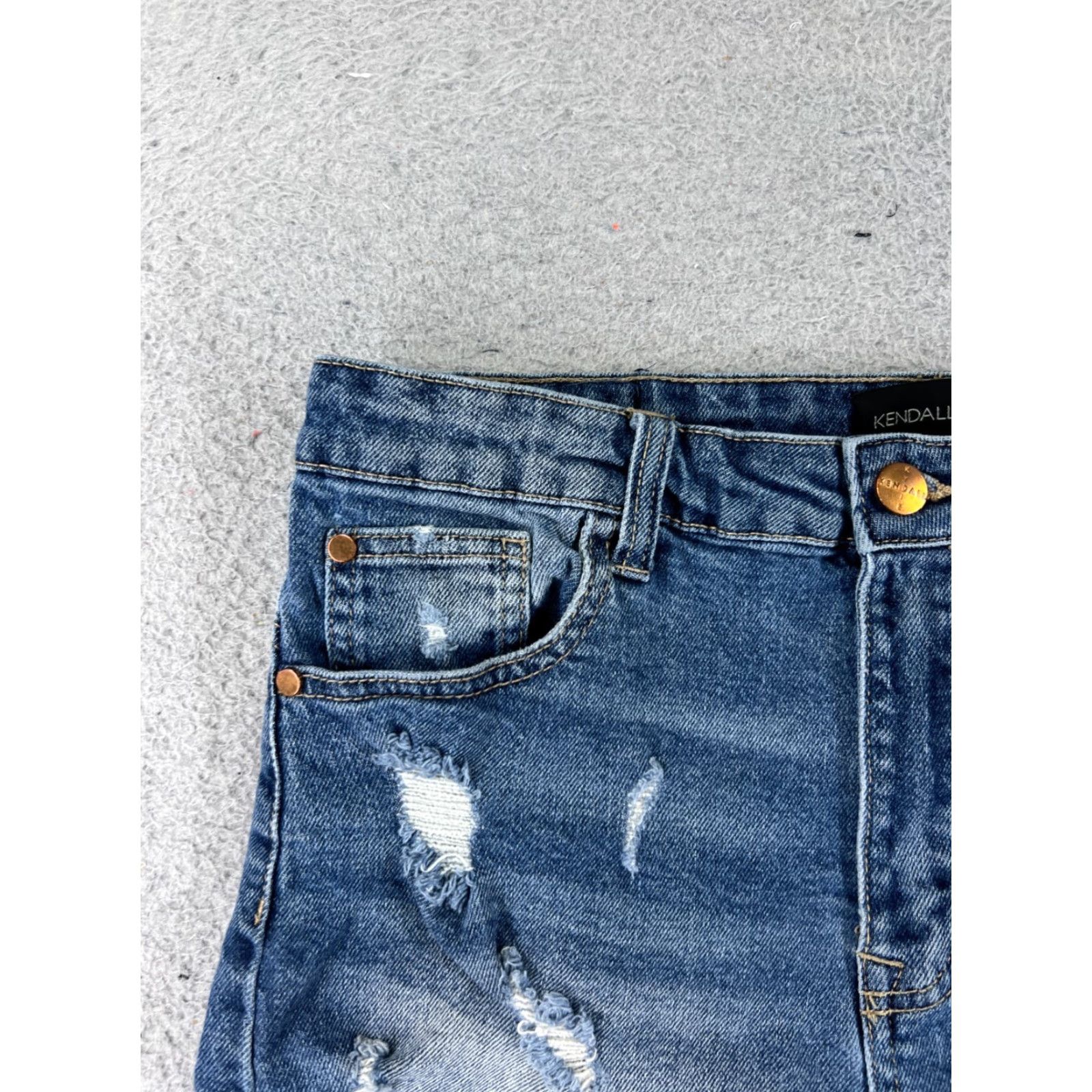 Vintage Kendall Kyl Denim Shorts Womens 11 Blue High Rise Cut-Off 28x3 Cotton Blend Jeans Short Shorts Casual Denim Vintage? No. Size 32" / US 10 / IT 46 - 4 Thumbnail