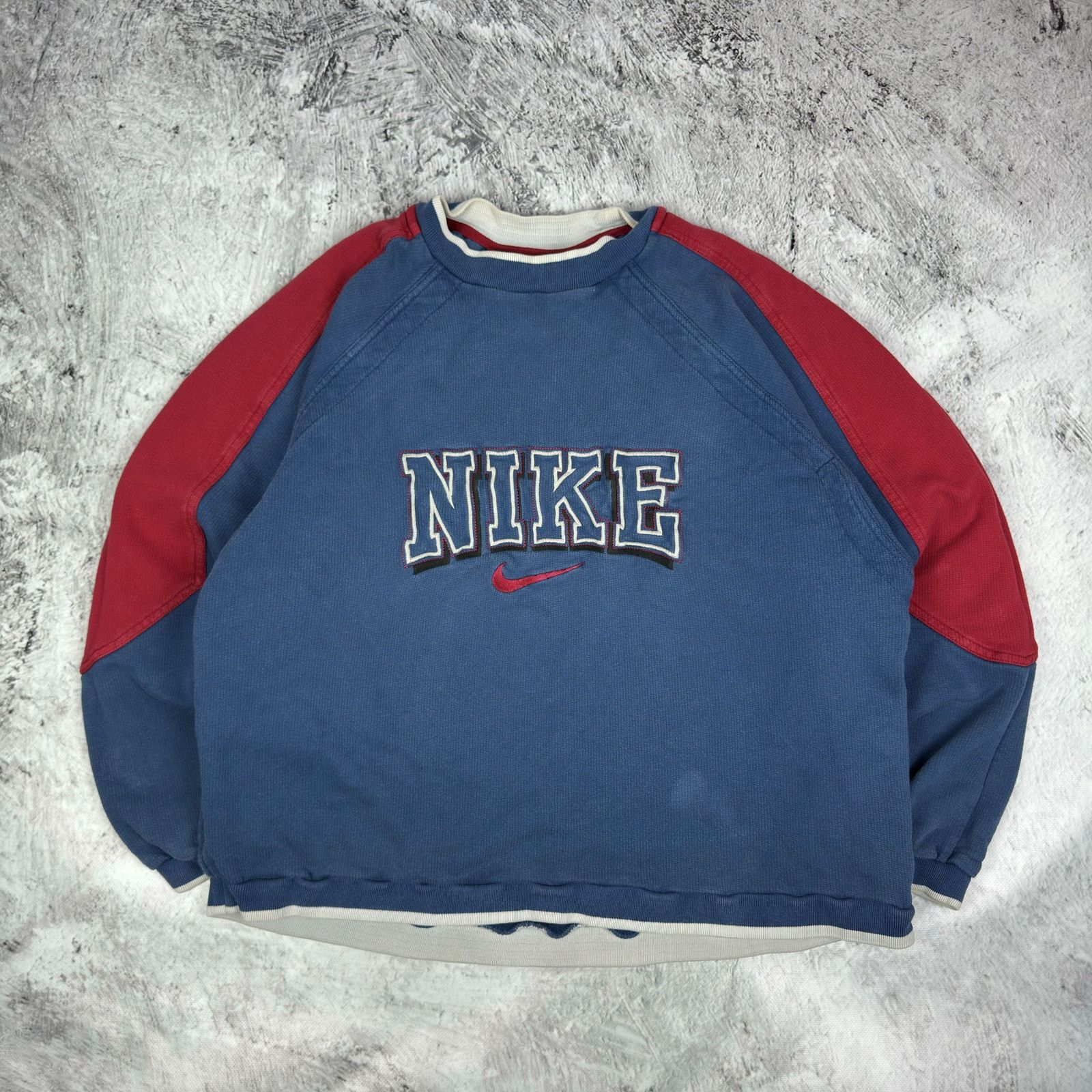 Nike Vintage Nike Men's Blue Red Big Logo Pullover Sweatshirt XL Size US XL / EU 56 / 4 - 2 Thumbnail