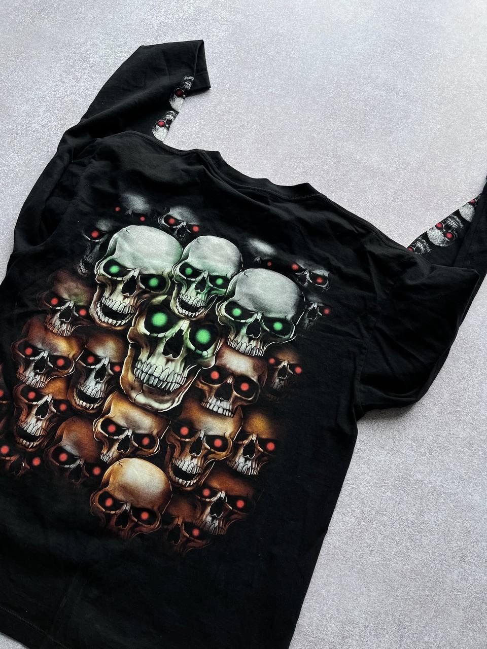 Vintage Vintage Skulls Glow In The Dark Boxy Longsleeve T-shirt Y2K Size US XL / EU 56 / 4 - 5 Thumbnail