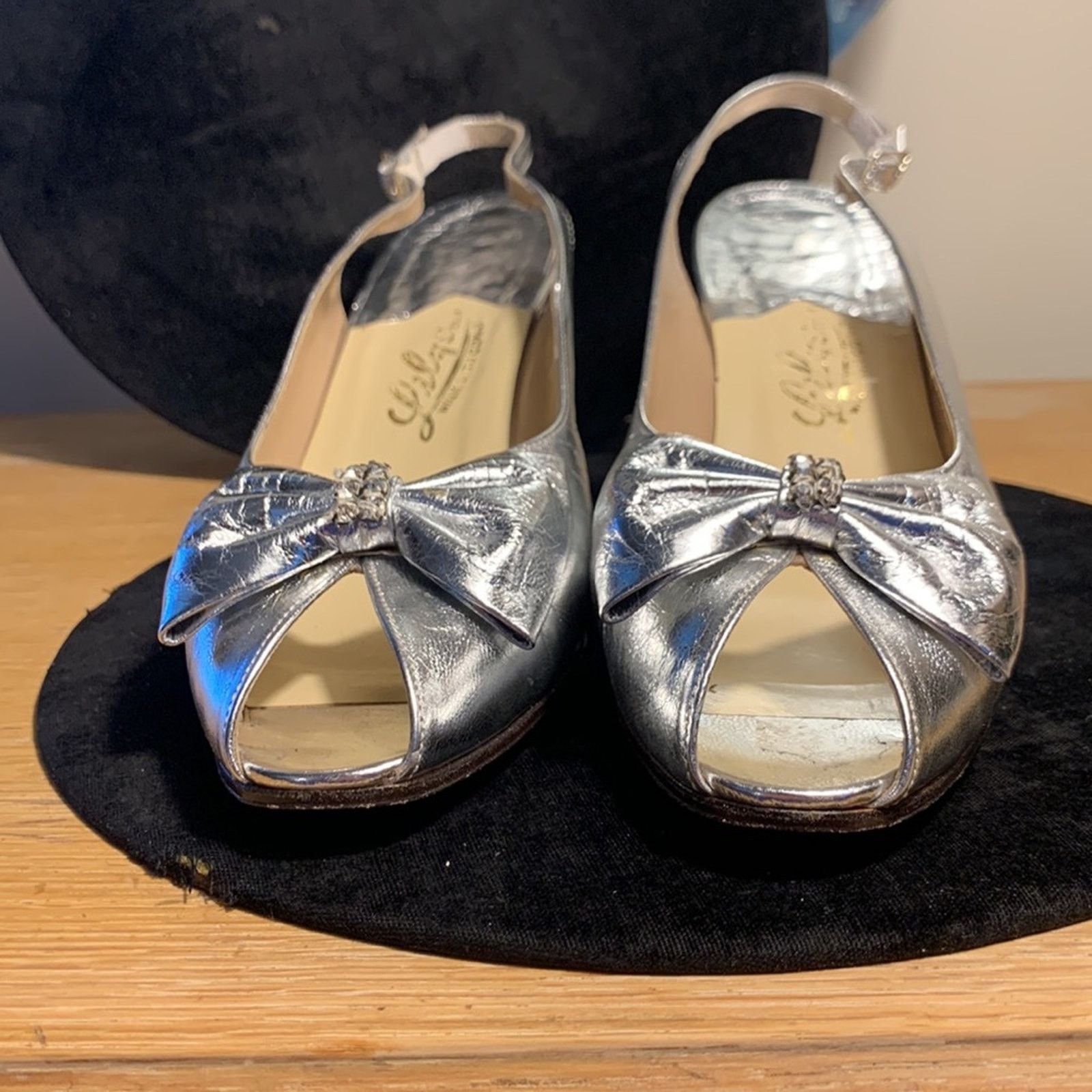 Vintage Vintage silver leather peeptoe slingback shoes with bows Size US 8 / IT 38 - 3 Thumbnail