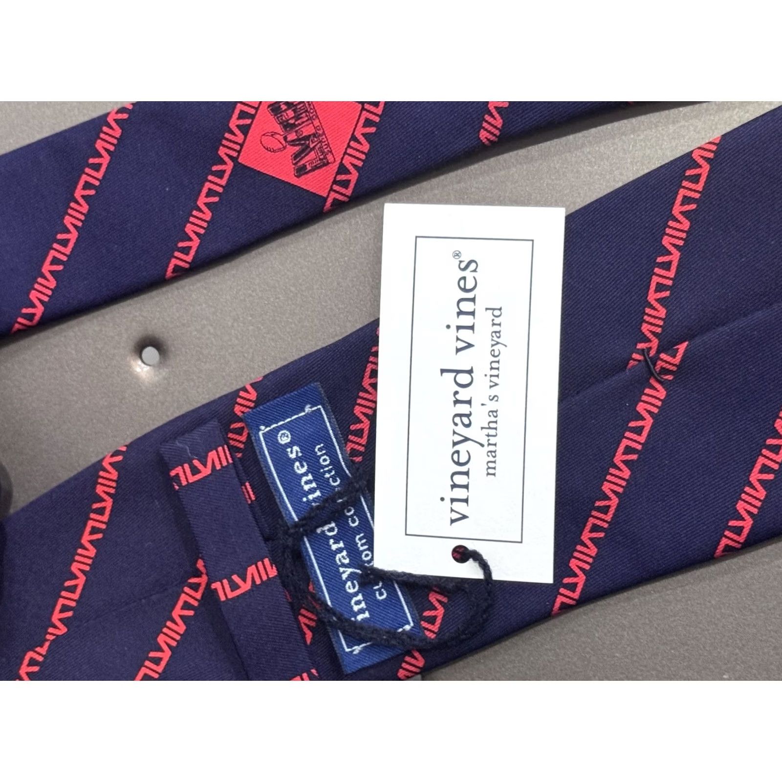 Vineyard Vines VINTAGE Vineyard Vines Las Vegas Super Bowl Original Neck Tie Size ONE SIZE - 7 Thumbnail