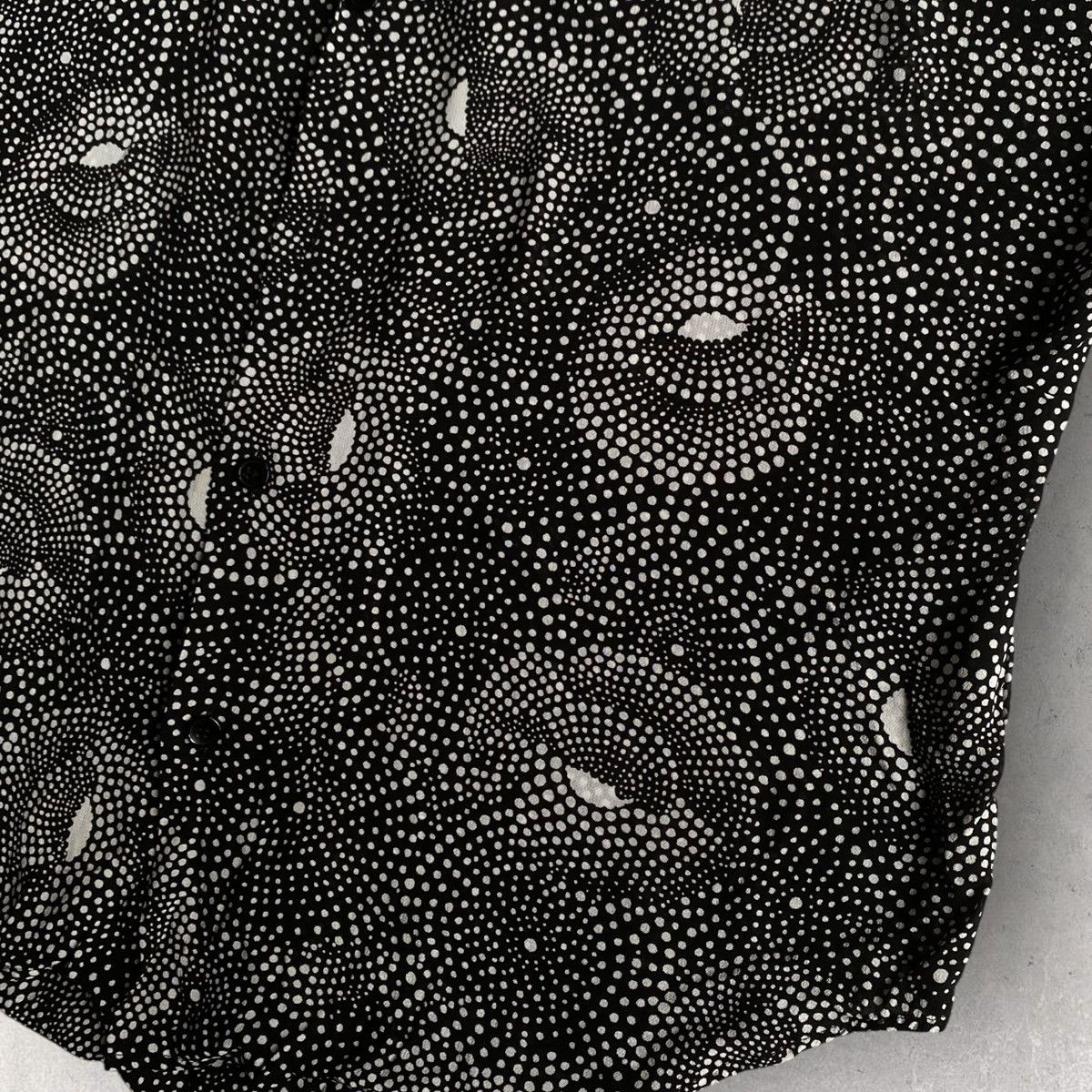 Saint Laurent Paris SS19 Polka dot Silk Shark Collar Shirt Size US S / EU 44-46 / 1 - 4 Thumbnail