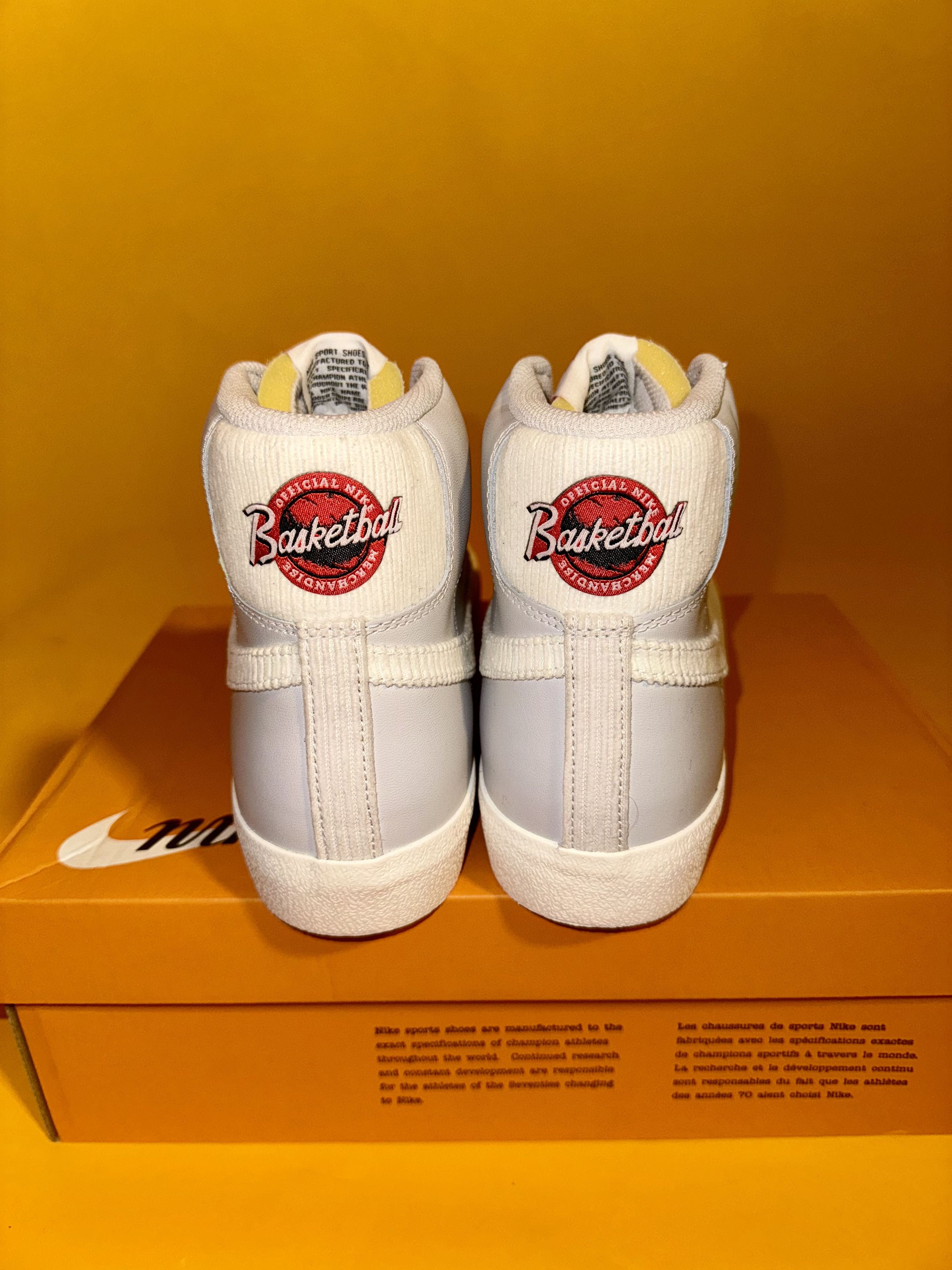Nike Nike Blazer Mid '77 EMB Size US 10 / EU 43 - 2 Thumbnail