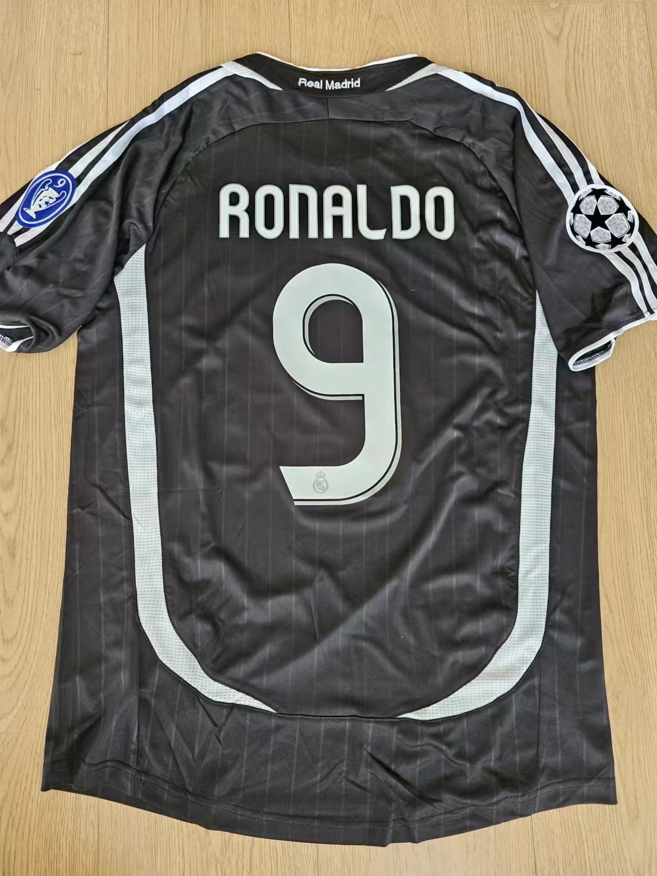 Other Ronaldo Jersey 2006 2007 Real Madrid Size US L / EU 52-54 / 3 - 1 Thumbnail