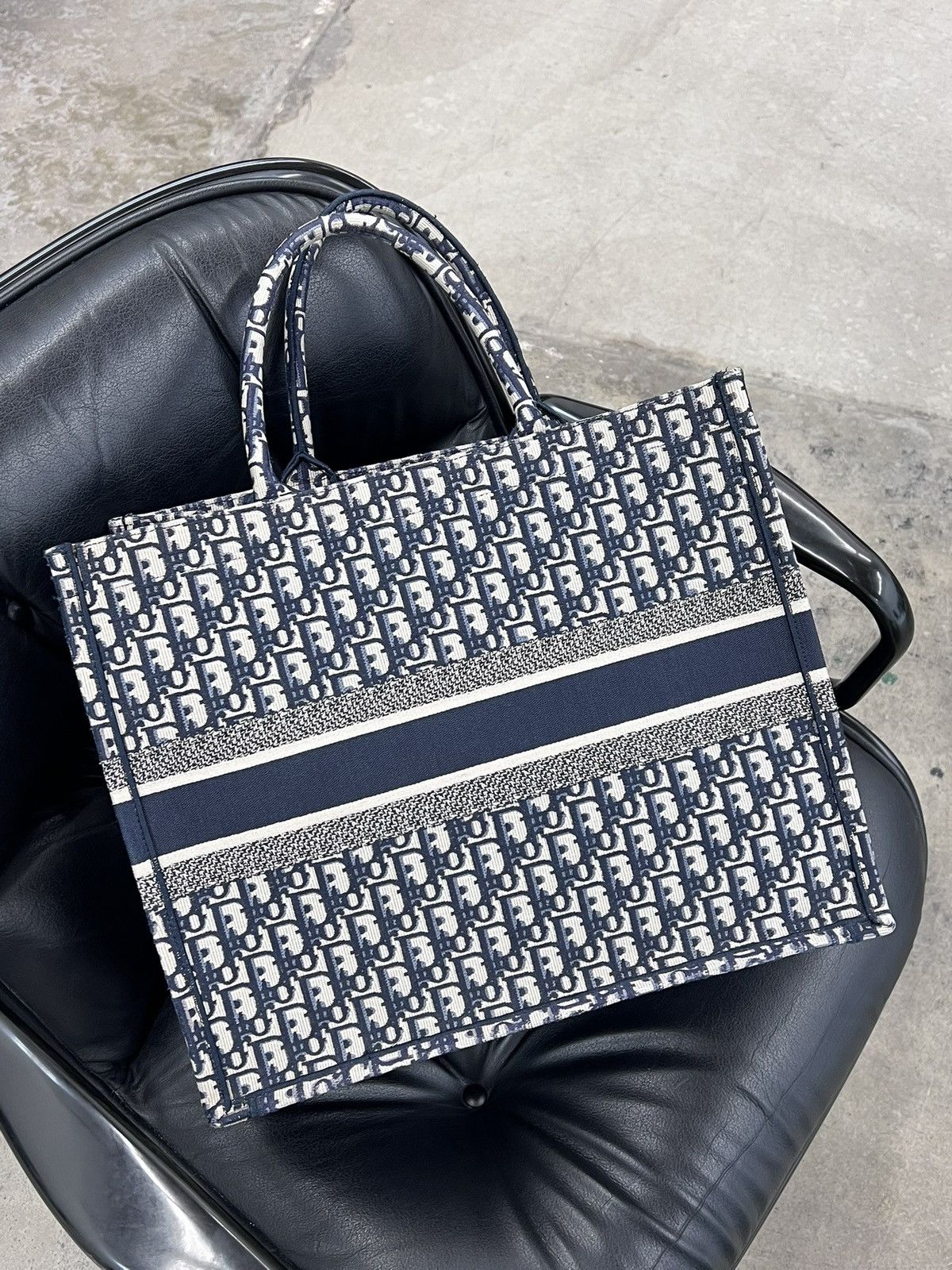 Dior Dior Oblique Medium Book Tote Blue Size ONE SIZE - 2 Thumbnail