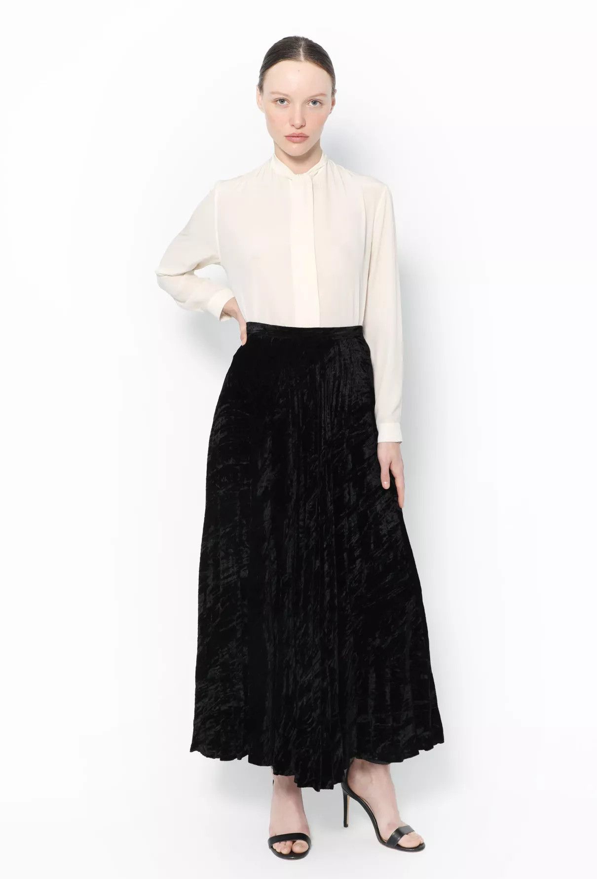Saint Laurent Paris o1s1wg111024 Pleated Midi Skirt in Crushed Velvet in Black Size 30" / US 8 / IT 44 - 6 Thumbnail
