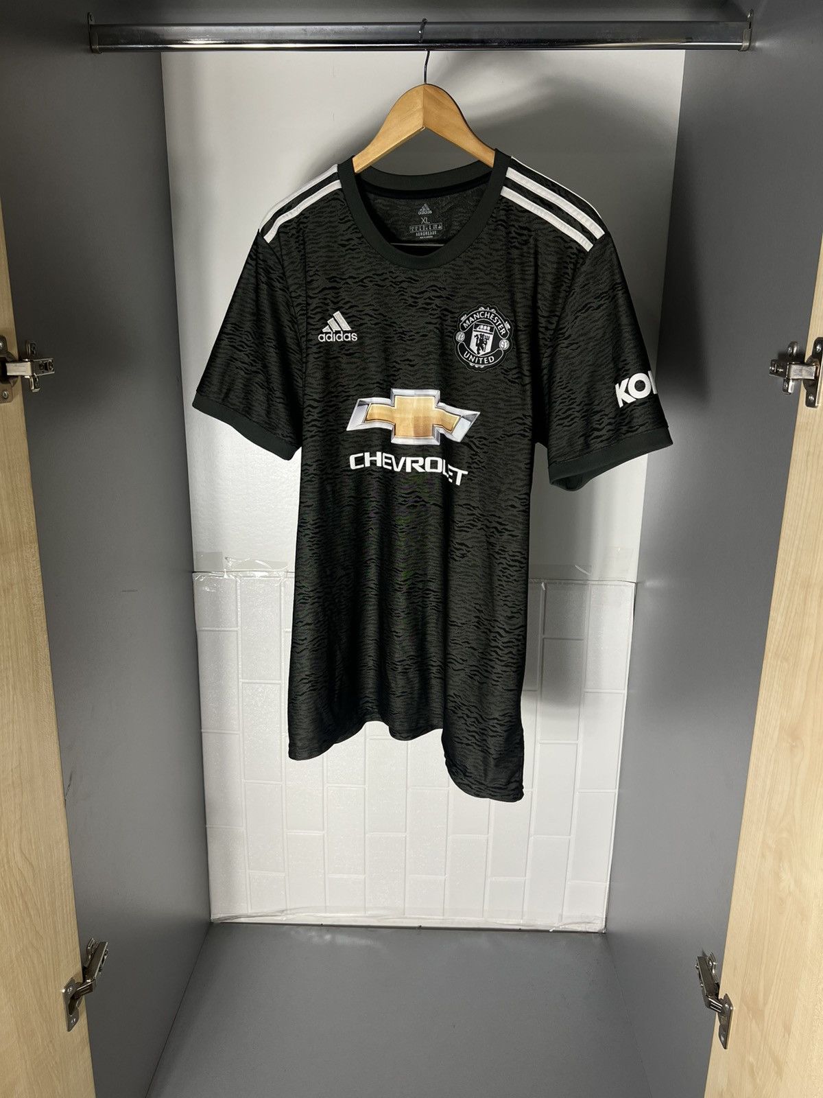 Vintage ADIDAS FC MANCHESTER UNITED ENGLAND SOCCER JERSEY RETRO Y2K Size US XL / EU 56 / 4 - 4 Thumbnail