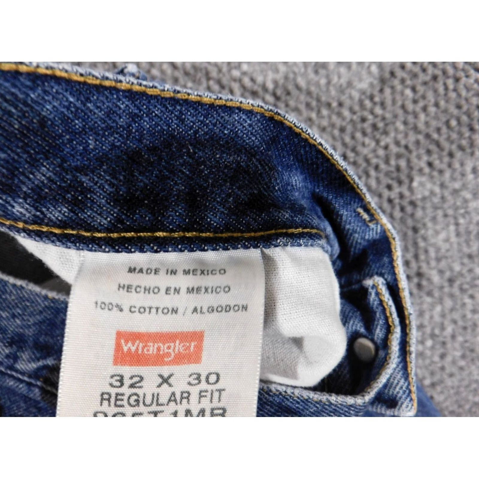 Wrangler Wrangler Jeans Mens 32x30 Regular Straight Denim Blue Cowboy Pockets - Regular Mens Jeans, 32x30, Denim, Cowboy, Wrangler Size US 32 / EU 48 - 3 Thumbnail