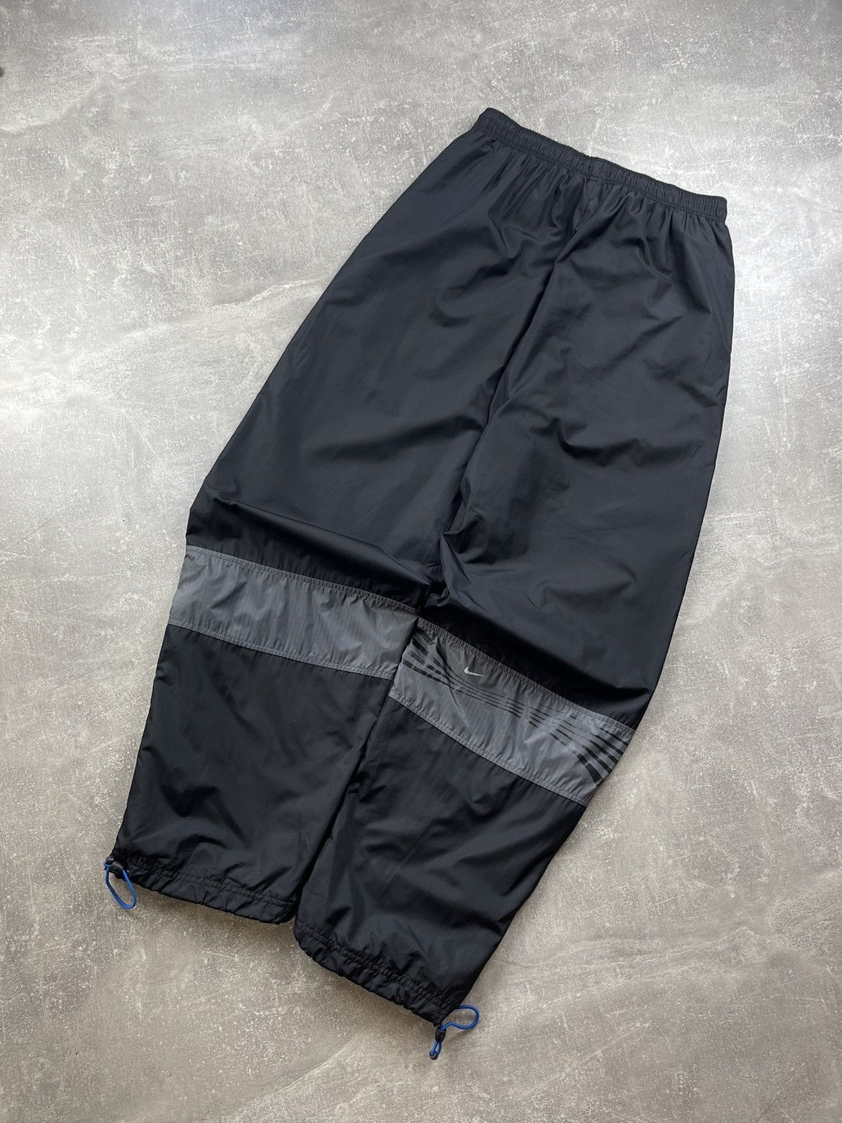 Nike × Vintage Vintage Nike Logo Zip-Off Pants Black Tech Outdoor Nylon Size US 34 / EU 50 - 7 Thumbnail