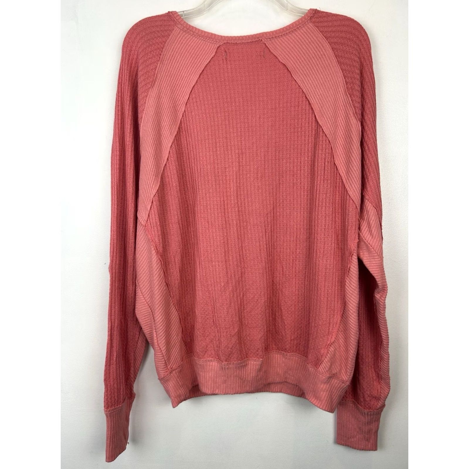 Vintage Free People We The Free Thermal Shirt Small V Neck Oversized Long Sleeve Green Womens Size S / US 4 / IT 40 - 2 Thumbnail