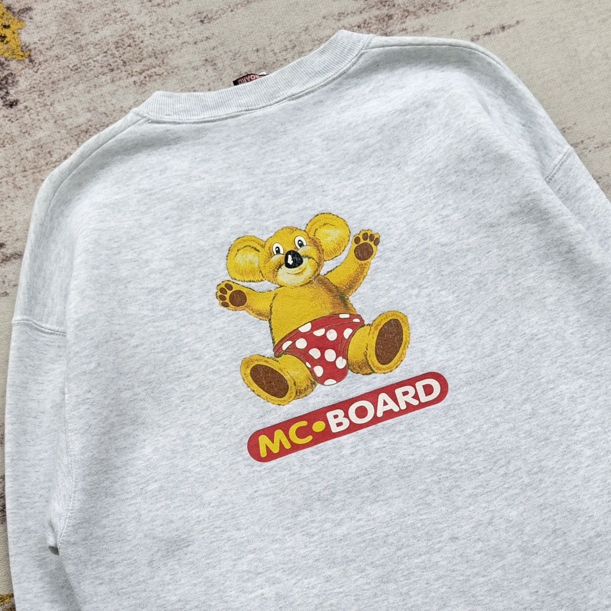 Fruit Of The Loom VINTAGE 90’s MC•BOARD ONE BEAR ONE WORLD CREWNECK SWEATSHIRT Size US L / EU 52-54 / 3 - 3 Thumbnail