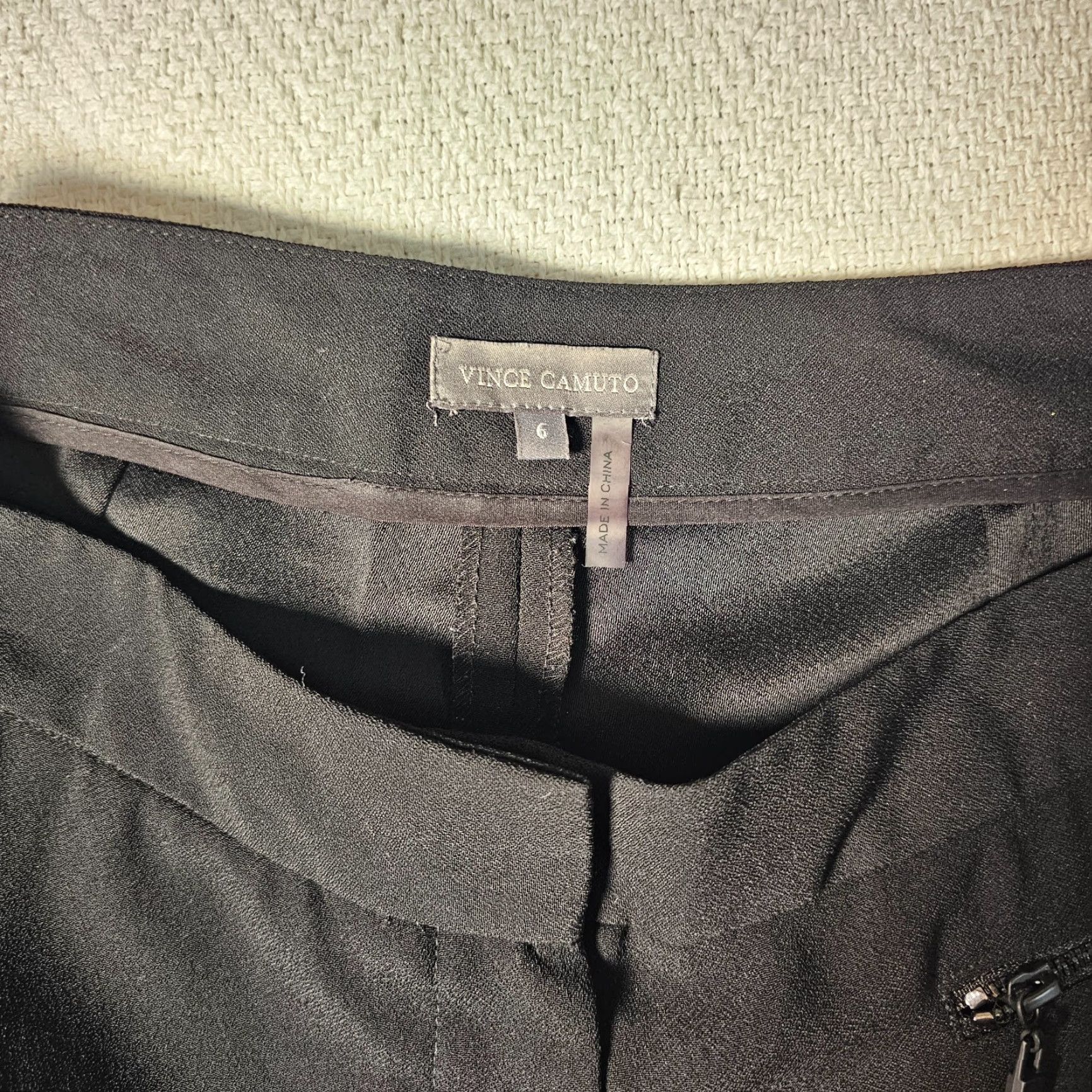 Vince Camuto Vince Camuto Dress Pants Black Satin Wide-Leg Front Pleat Pockets Size 6 Women Trousers Size 28" / US 6 / IT 42 - 3 Thumbnail
