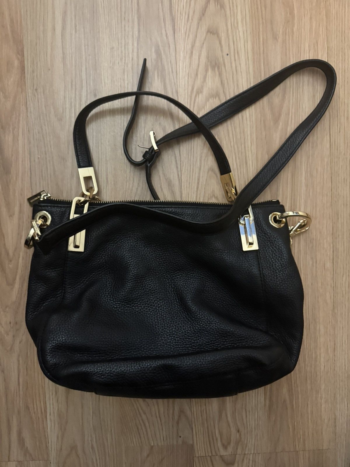 Michael Kors Micheal Kors Brooke Pebbled Black - Used Size ONE SIZE - 2 Thumbnail