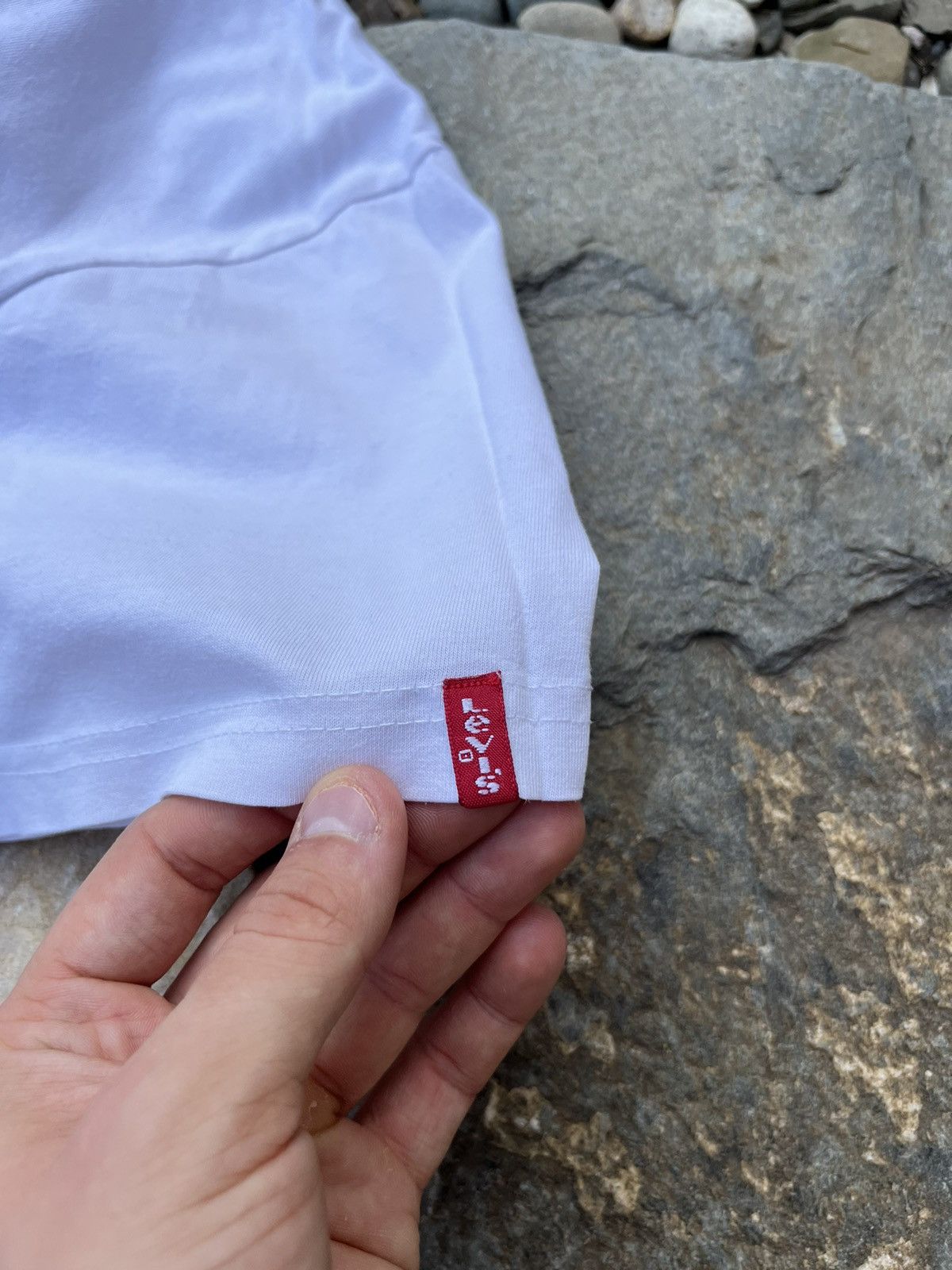 Levi's × Levi's Vintage Clothing × Vintage Levi’s vintage y2k basic distressed tee t-shirt cropped Size US M / EU 48-50 / 2 - 18 Thumbnail