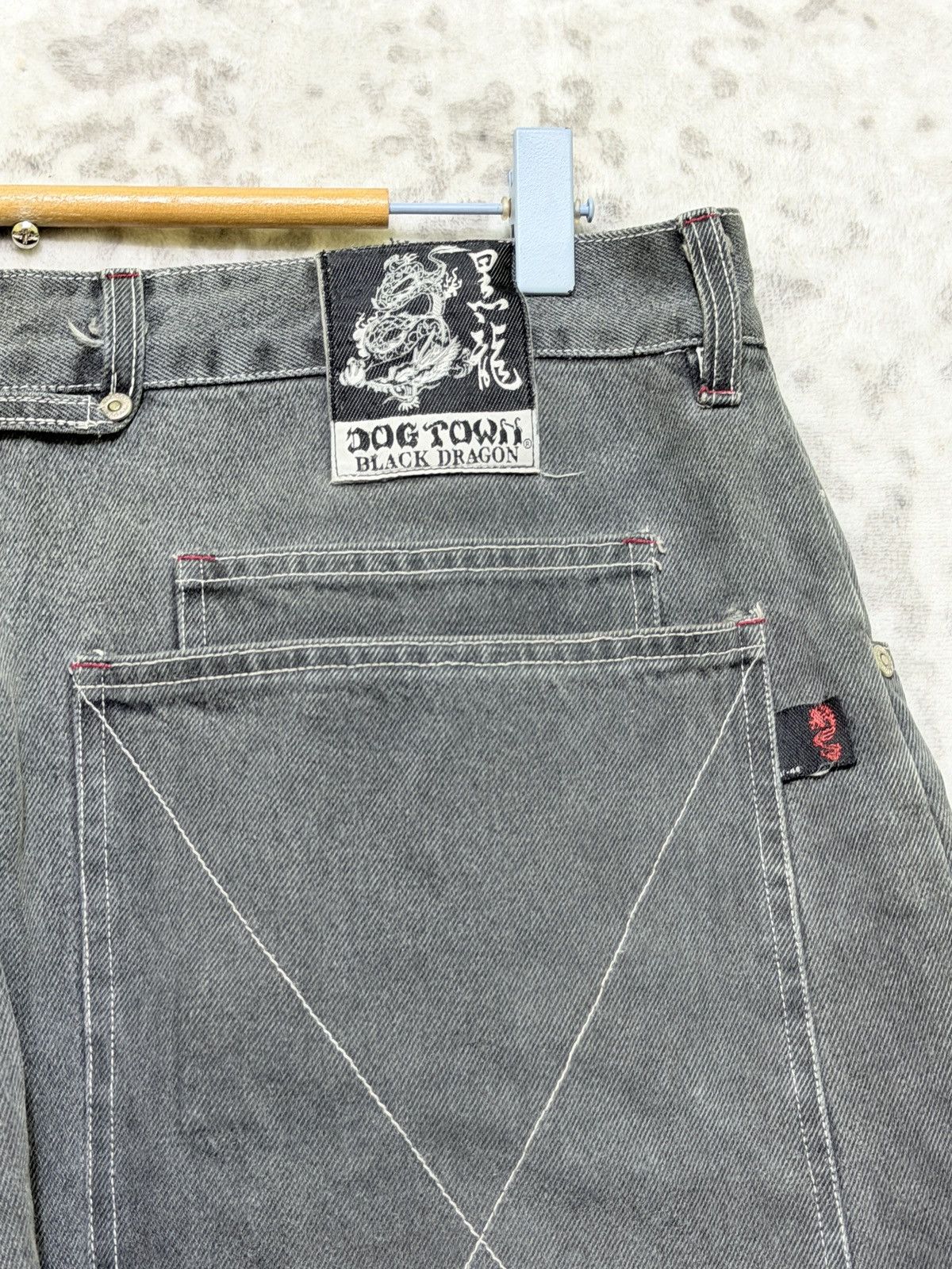 Dogtown Dogtown Black Dragon Baggy Denim Y2K Skate Hip Hop Jeans Size US 31 - 13 Thumbnail