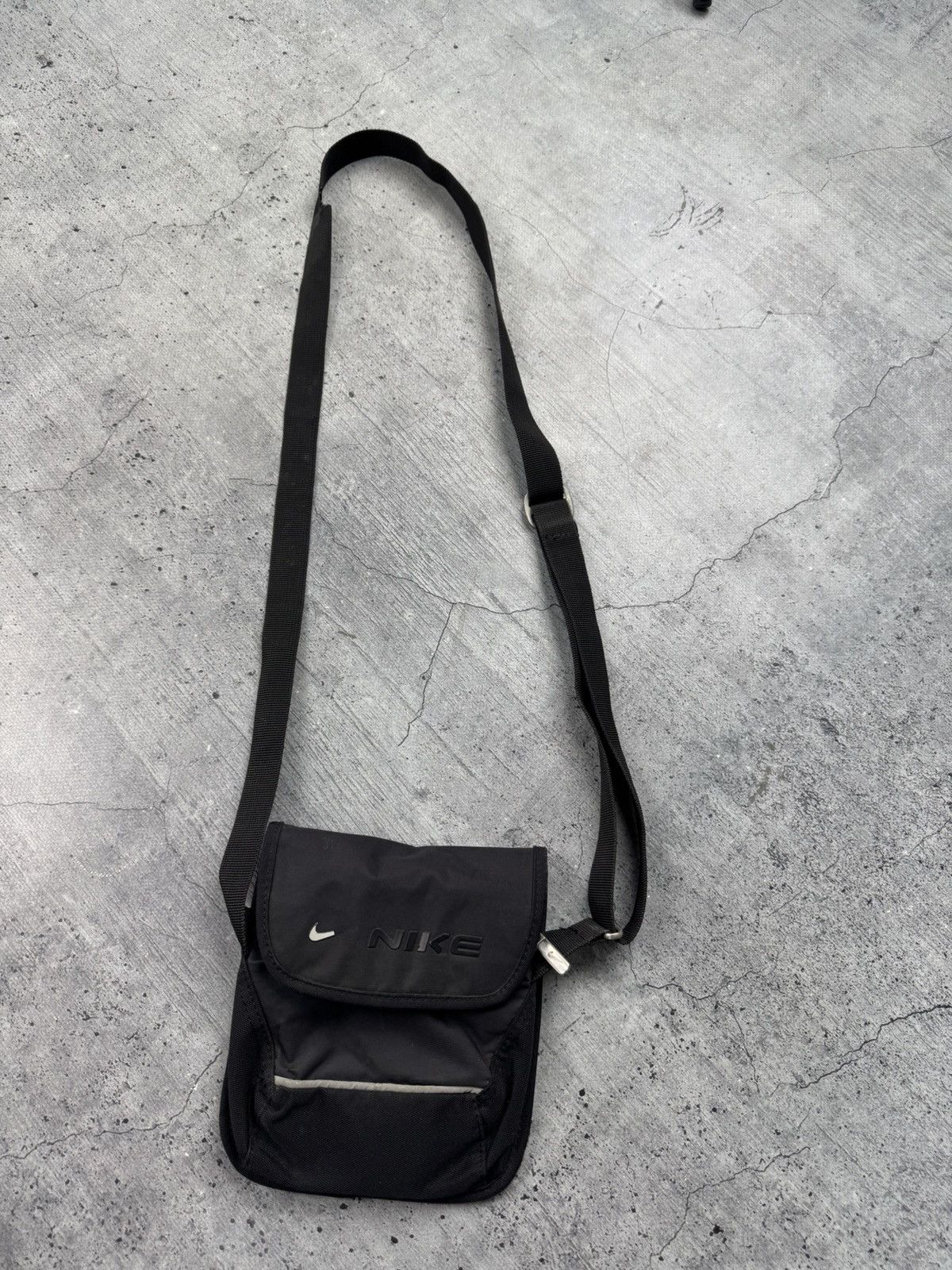 Nike Vintage Nike Swoosh Bag Messenger Bag Nike vintage Size ONE SIZE - 2 Thumbnail