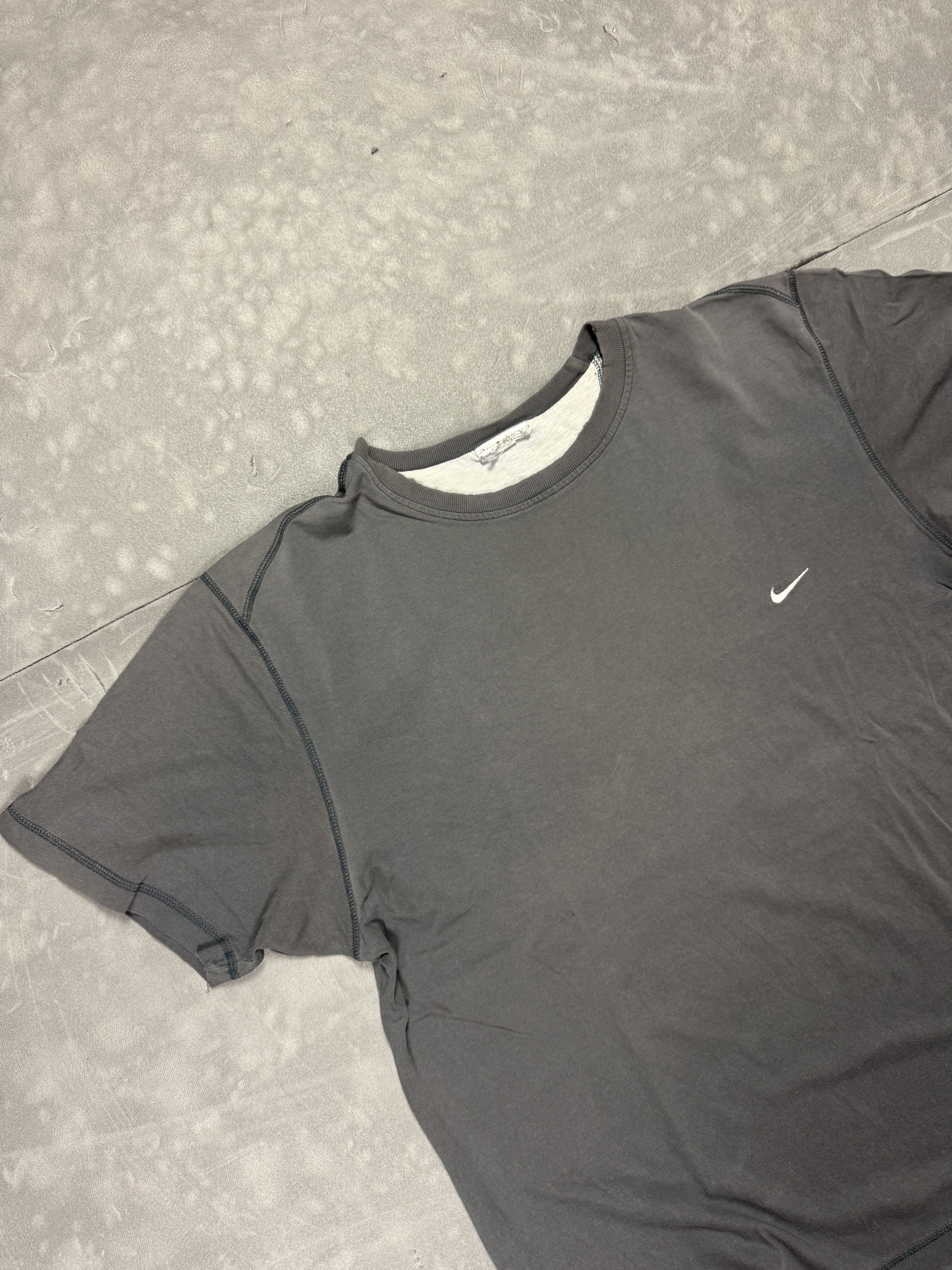 Nike × Vintage Vintage Nike washed T-shirt streetwear faded y2k 90s Size US M / EU 48-50 / 2 - 4 Thumbnail
