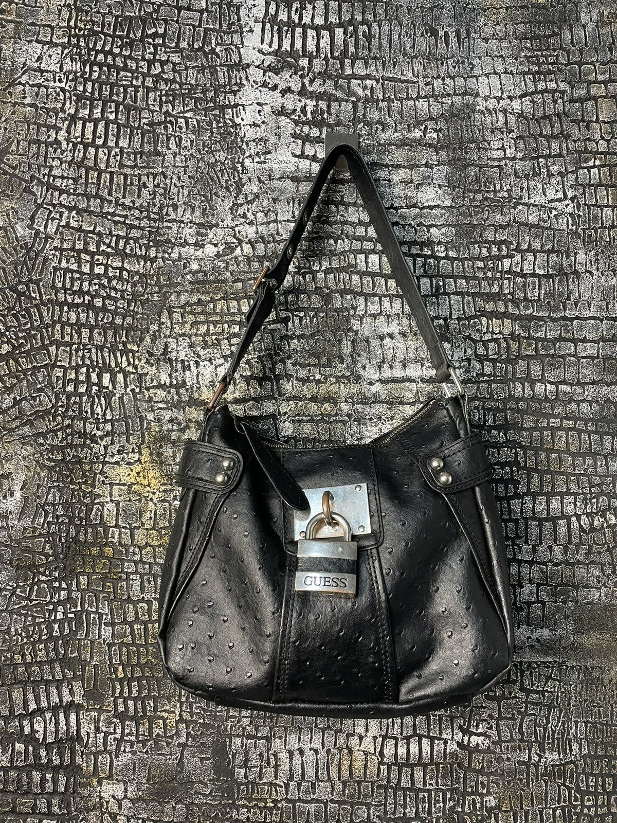 Guess Vintage Guess Bag Y2K Metal Logo Size ONE SIZE - 1 Thumbnail