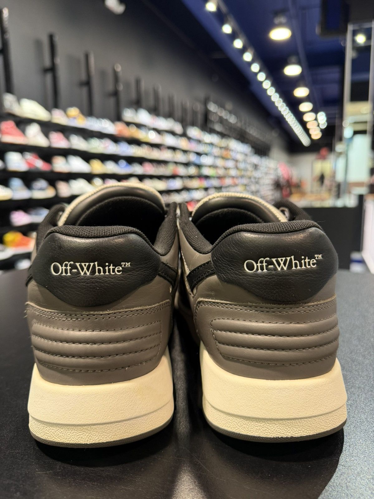 Off-White Size 9w/39EU - Off-White Out Of Office Dark Grey Low Tops Size US 9 / IT 39 - 4 Thumbnail