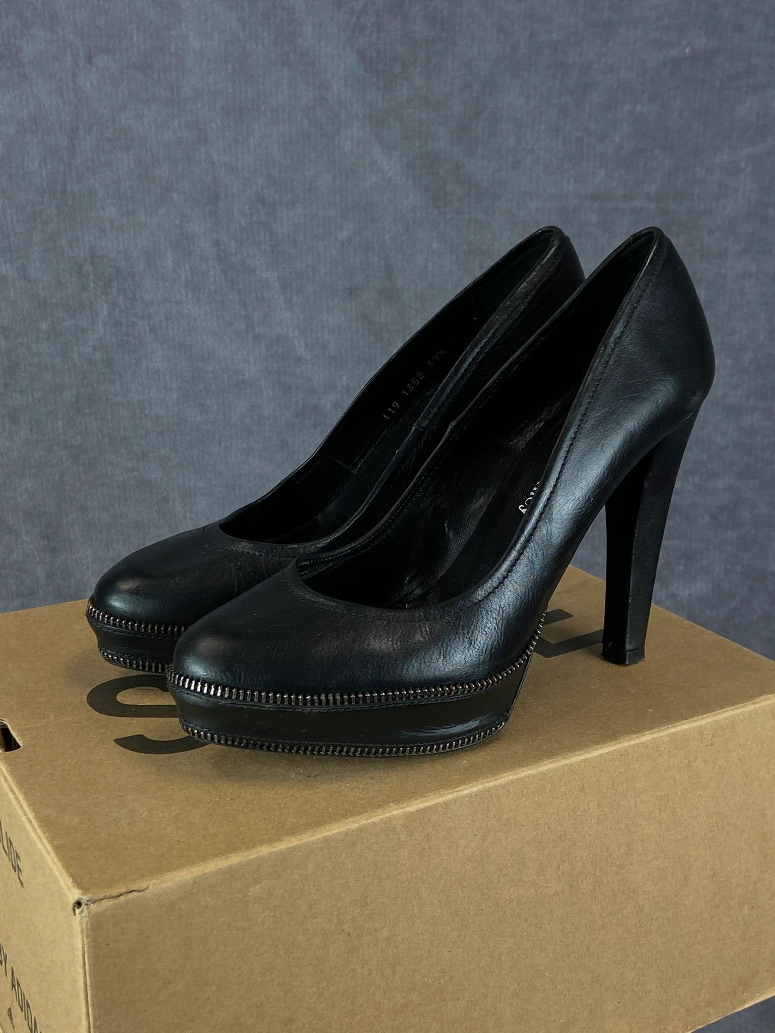 Other Russell & Bromley Black Leather Heels EU 39.5 Size US 9.5 / IT 39.5 - 1 Thumbnail