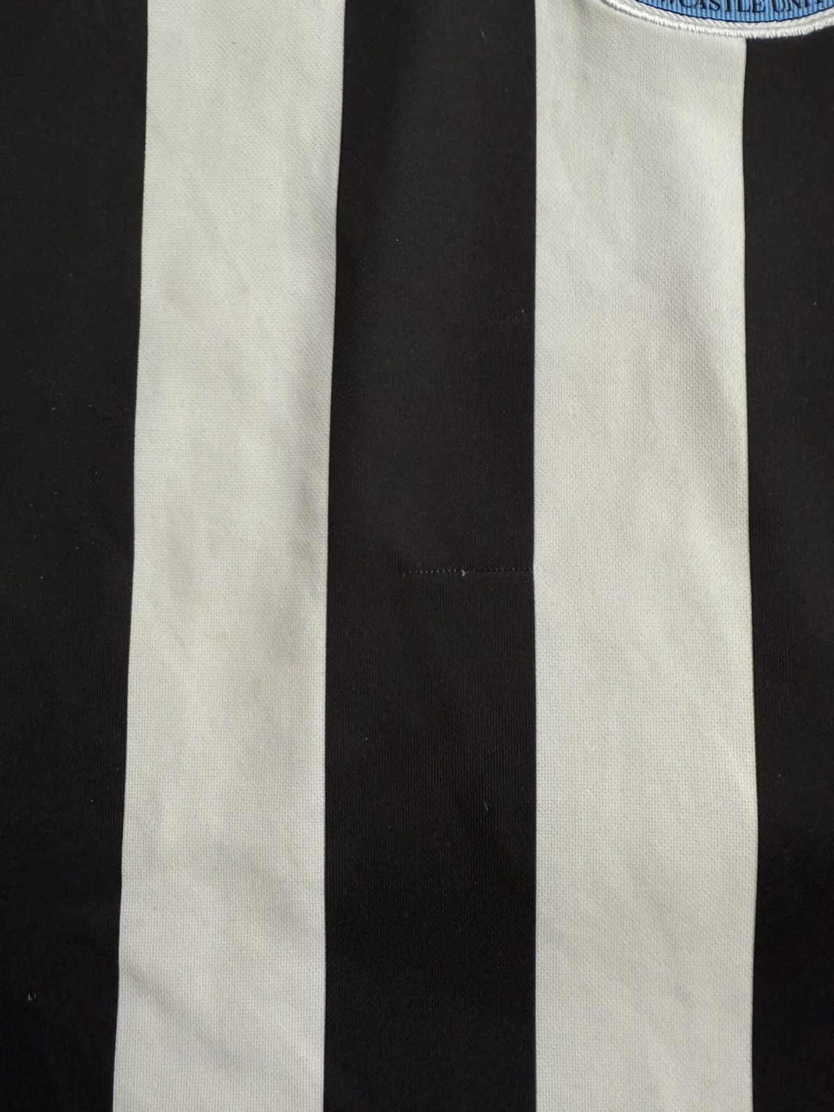 Puma Blokecore puma Newcastle 2013 Striped Home Football Shirt L Size US L / EU 52-54 / 3 - 5 Thumbnail