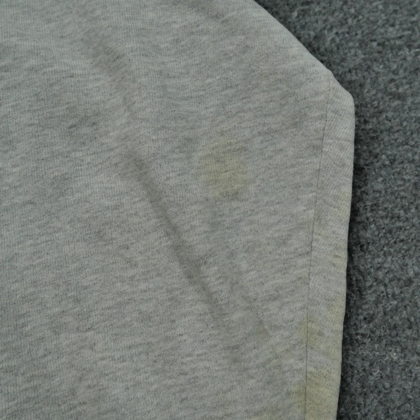 Champion VINTAGE Champion Sweatshirt Mens L Grey Pullover 90s Y2K Logo, Crew Neck, Long Sleeve, Cotton-Polyester, Fleece, Winter, 90s, Sweatshirt, Regular Fit Size US L / EU 52-54 / 3 - 5 Thumbnail