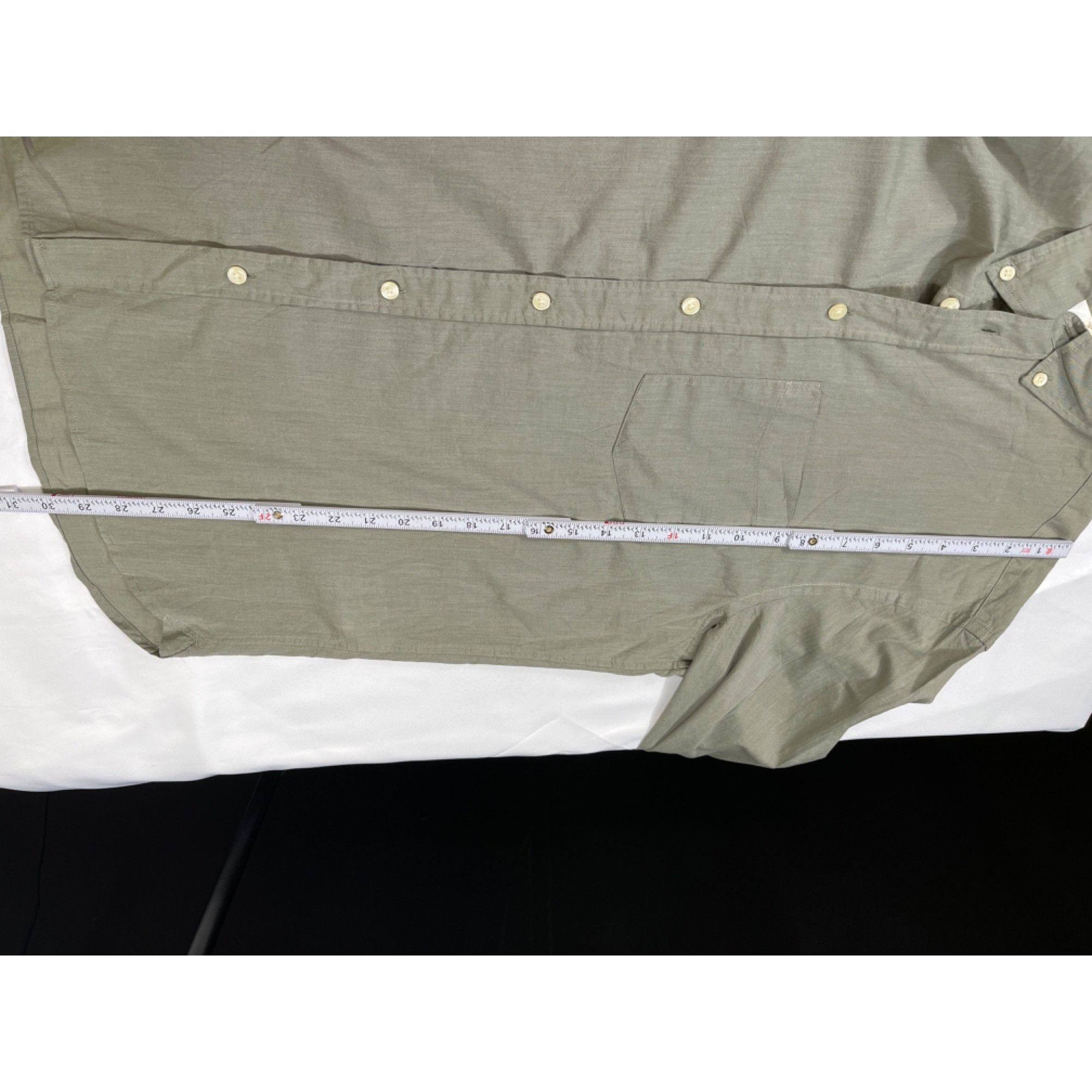 H&M H&M SKU 7634 Mens Olive Green Button Down Long Sleeve Shirt Size US L / EU 52-54 / 3 - 5 Thumbnail