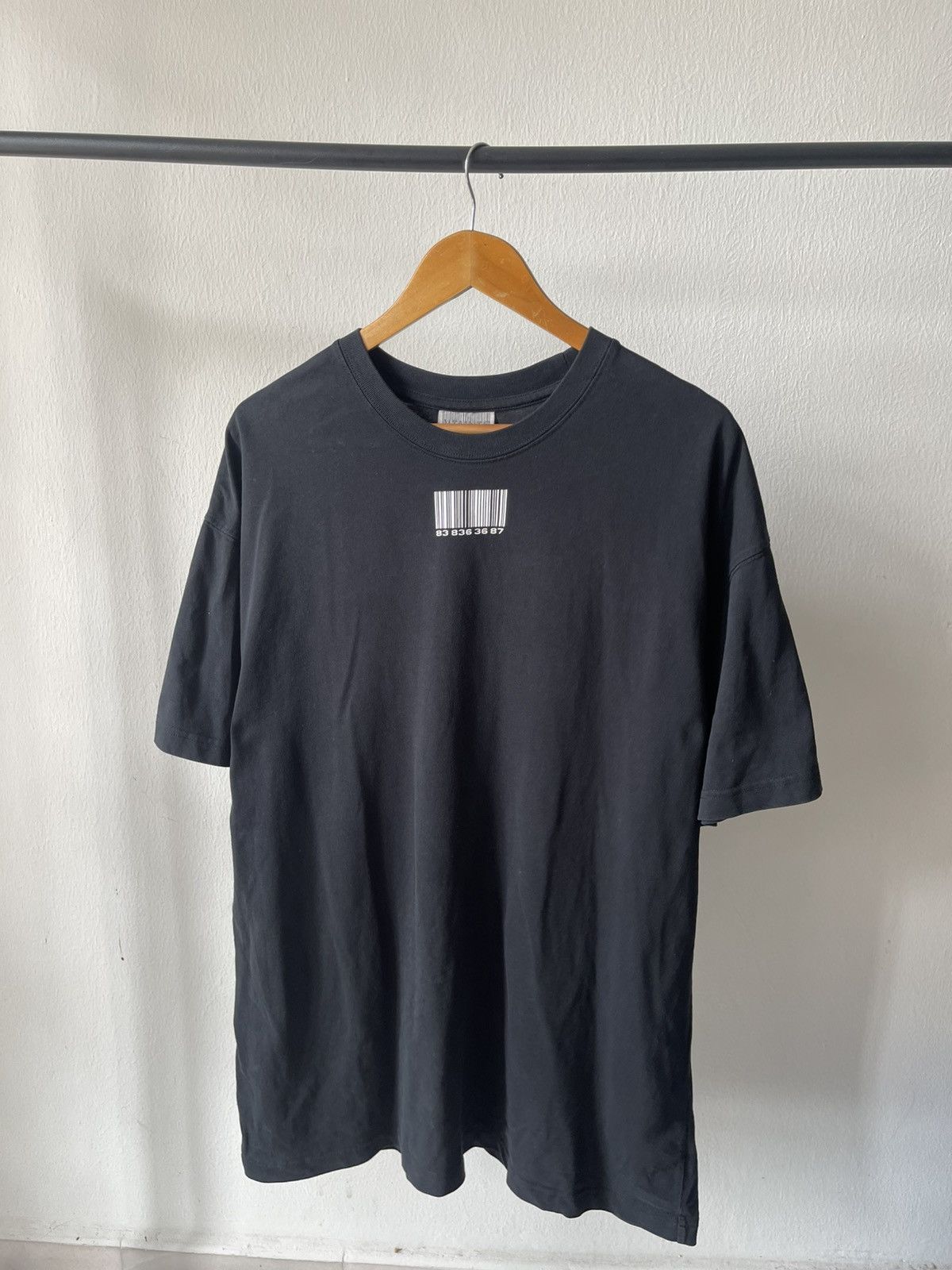 Vetements Vetement Barcode Tee Size US XL / EU 56 / 4 - 1 Thumbnail