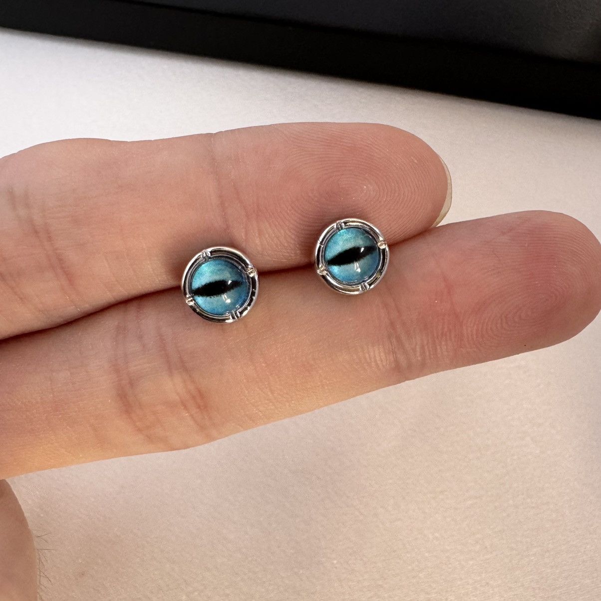 Other 8mm Small Eagle Eyes Stud Earrings for Men Women Size ONE SIZE - 5 Thumbnail