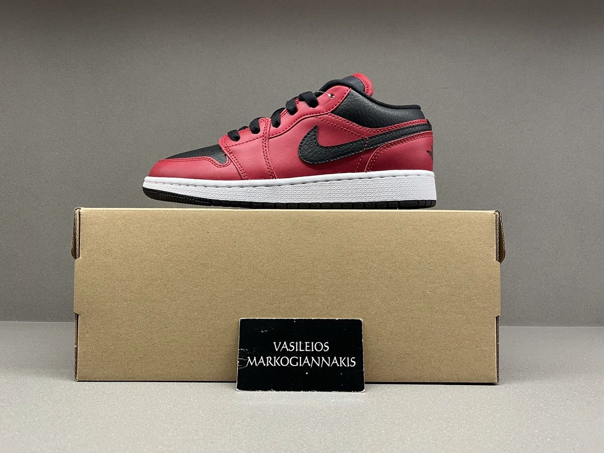 Jordan Brand Nike Jordan 1 Low Gym Red Black Pebbled GS Size US 4.5 / IT 34.5 - 1 Thumbnail