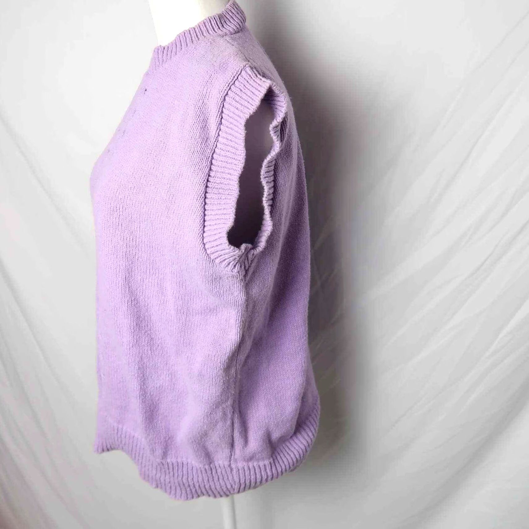 Vintage Vintage 80s Purple Cable Knit Lavender Sleeveless Sweater Vest M/L User: Vintage 80s Purple Cable Knit Lavender Sleeveless Sweater Vest M/L Size M / US 6-8 / IT 42-44 - 3 Thumbnail